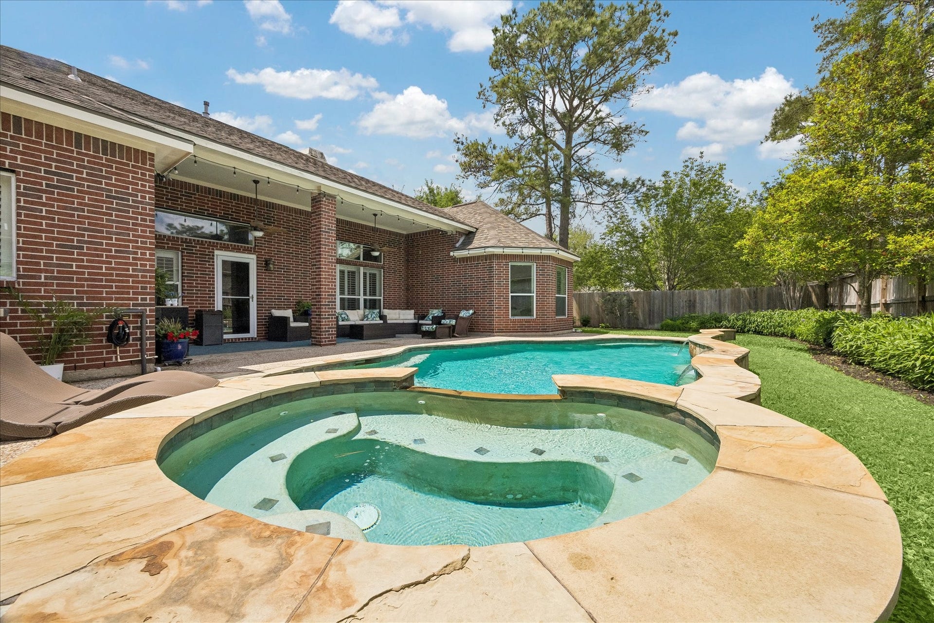 803 Woodcrest Drive, Friendswood, TX 77546 803 Woodcrest Drive, Friendswood, TX 77546