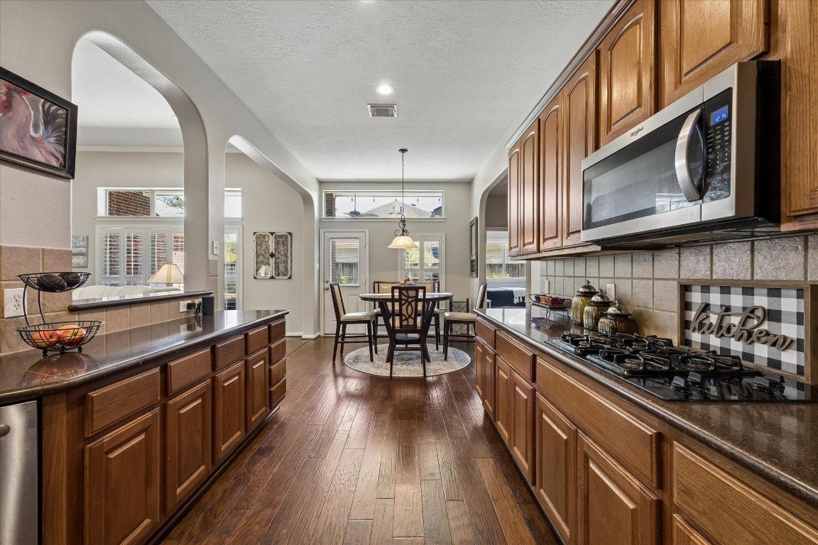 803 Woodcrest Drive, Friendswood, TX 77546 803 Woodcrest Drive, Friendswood, TX 77546