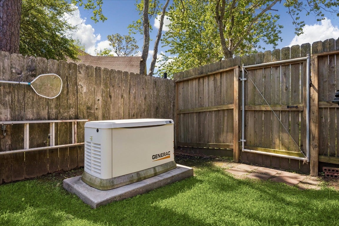 803 Woodcrest Drive, Friendswood, TX 77546 803 Woodcrest Drive, Friendswood, TX 77546