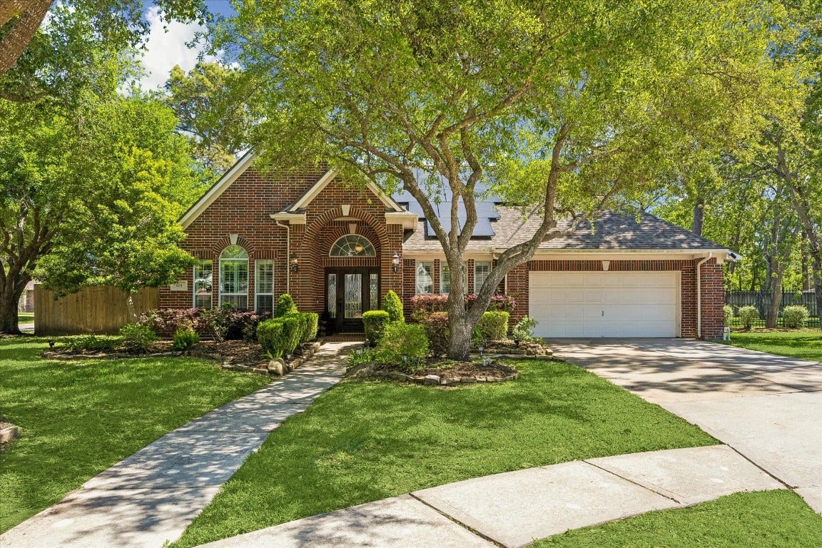 803 Woodcrest Drive, Friendswood, TX 77546 803 Woodcrest Drive, Friendswood, TX 77546