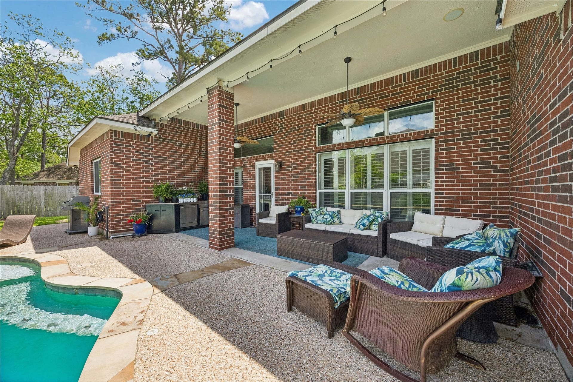 803 Woodcrest Drive, Friendswood, TX 77546 803 Woodcrest Drive, Friendswood, TX 77546