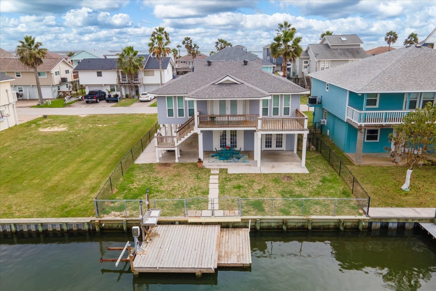 Property photo for 1180 Sailfish Street, Bayou Vista, TX