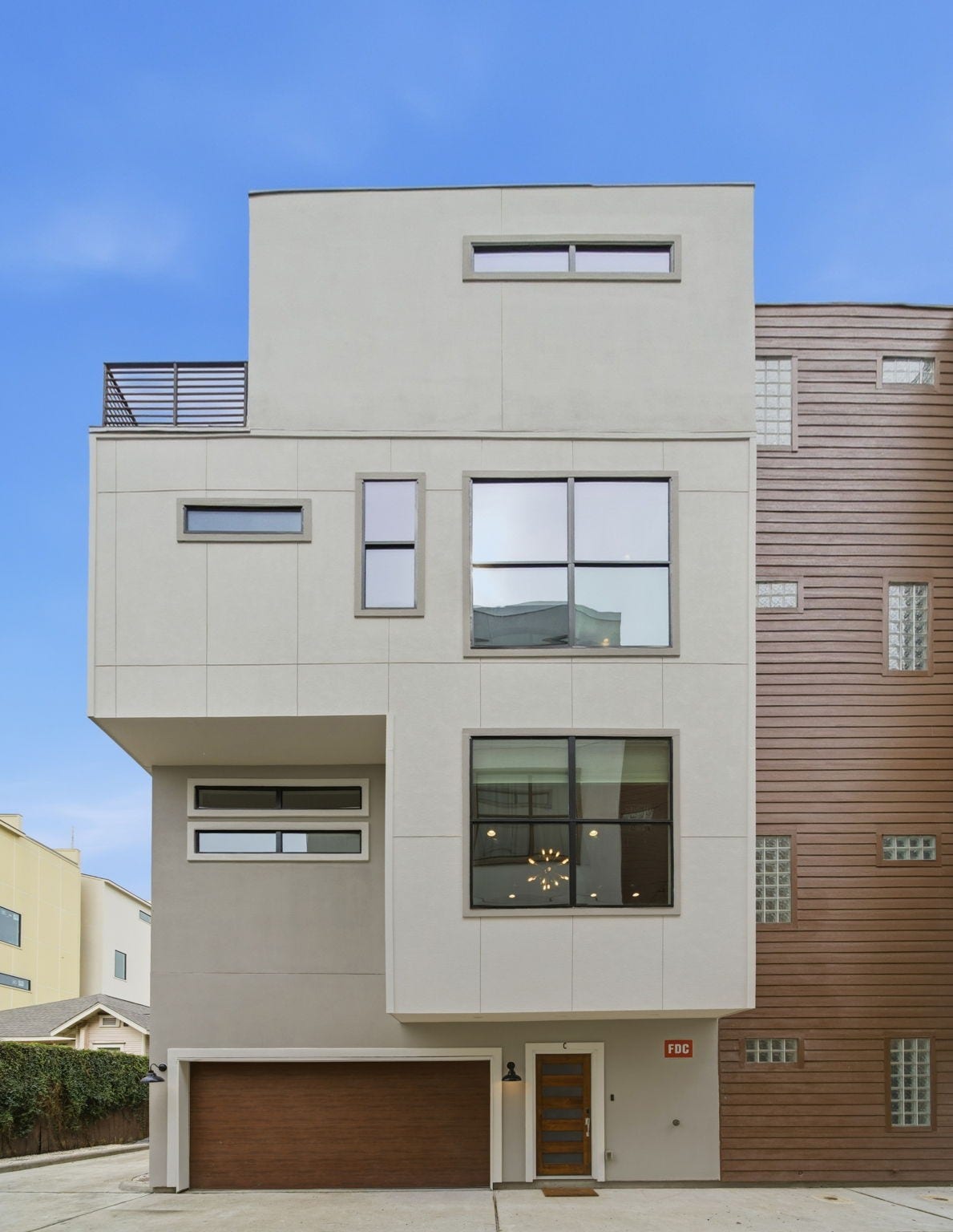 1215 Summer Street, #C, Houston, TX 77007 WELCOME HOME to 1215 Summer #C! Hike & Bike Trail THREE BLOCKS away. This portion of the train line is a NO-HONK Zone. Live in FIRST WARD + within ARTS DISTRICT HOUSTON! Great location - great restaurants, coffeeshops + amenities (eg. Home Depot, Target, Total Wine) close by, 5-mins to DT Houston + easy access to freeways! NO HOA. Not in Floodplain