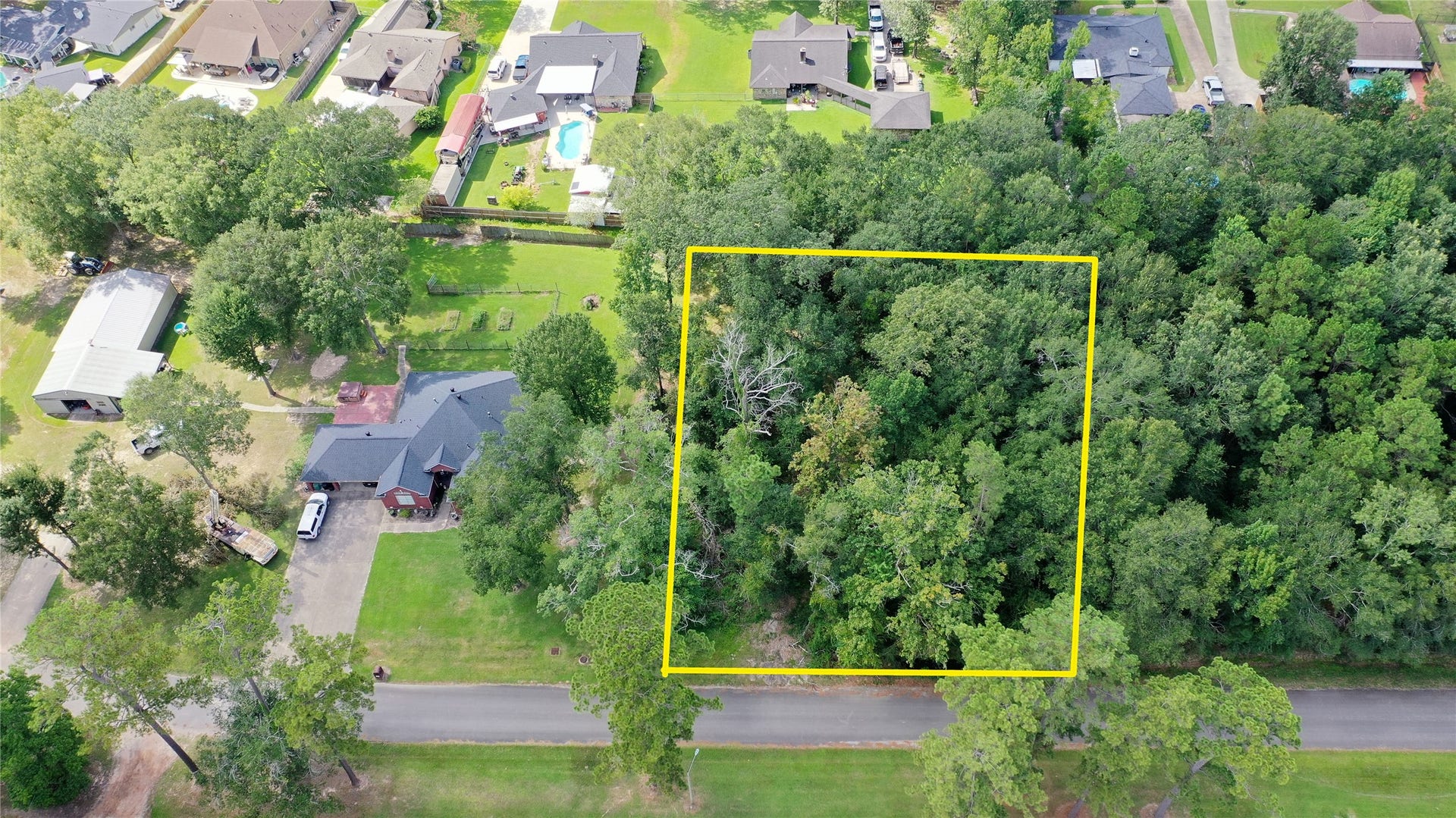 2210 Appian Way, New Caney, TX 77357 2210 Appian Way, New Caney, TX 77357