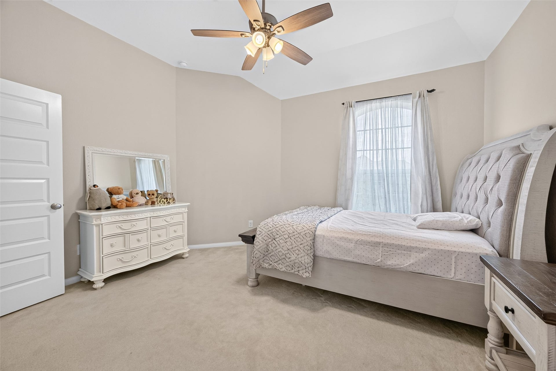 4619 Rockton Hills Lane, Sugar Land, TX 77479 4619 Rockton Hills Lane, Sugar Land, TX 77479
