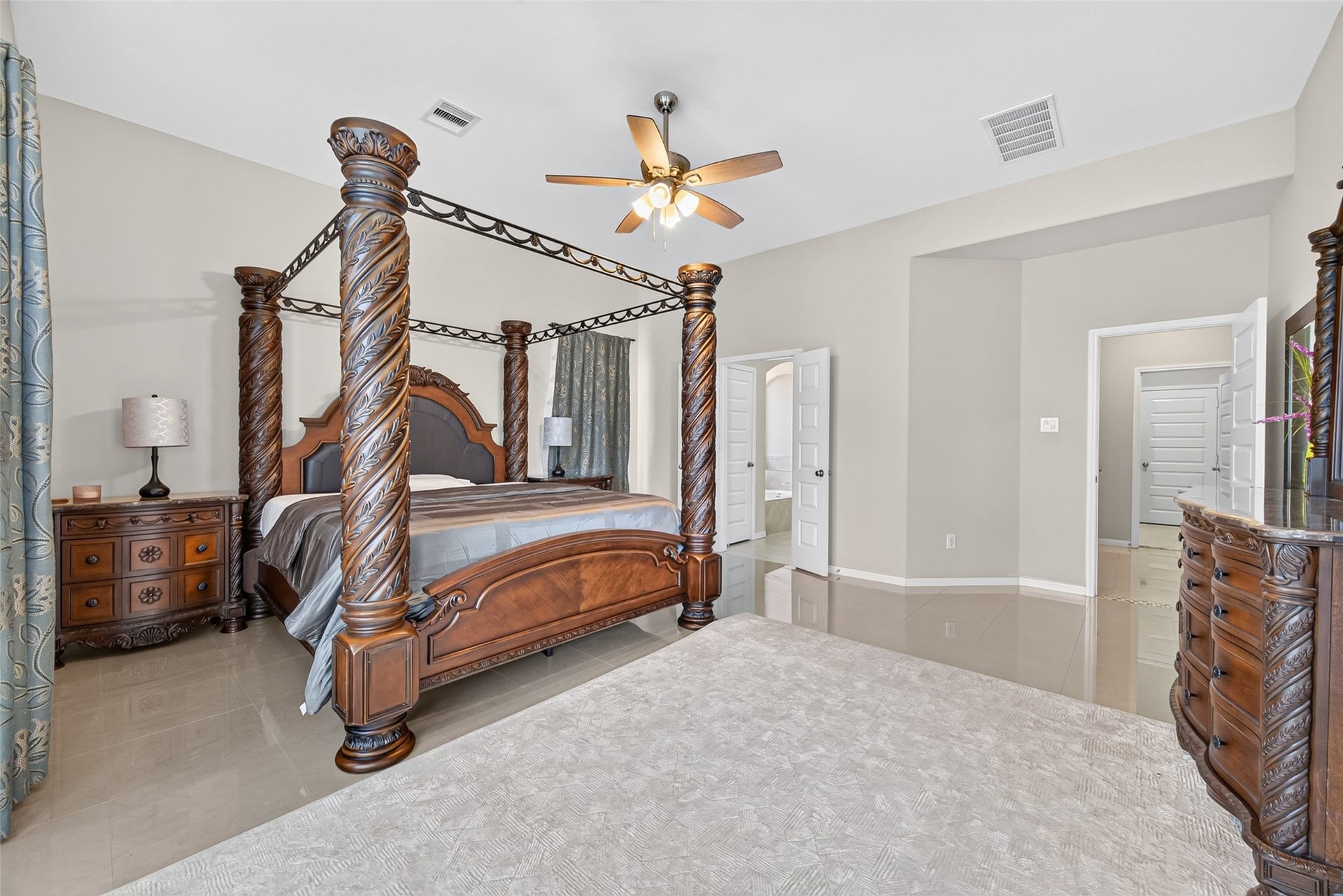 4619 Rockton Hills Lane, Sugar Land, TX 77479 4619 Rockton Hills Lane, Sugar Land, TX 77479