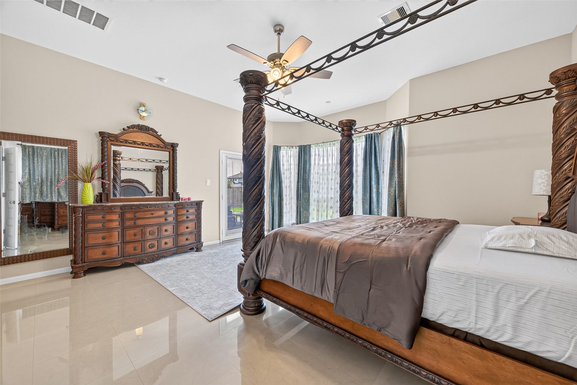 4619 Rockton Hills Lane, Sugar Land, TX 77479 4619 Rockton Hills Lane, Sugar Land, TX 77479