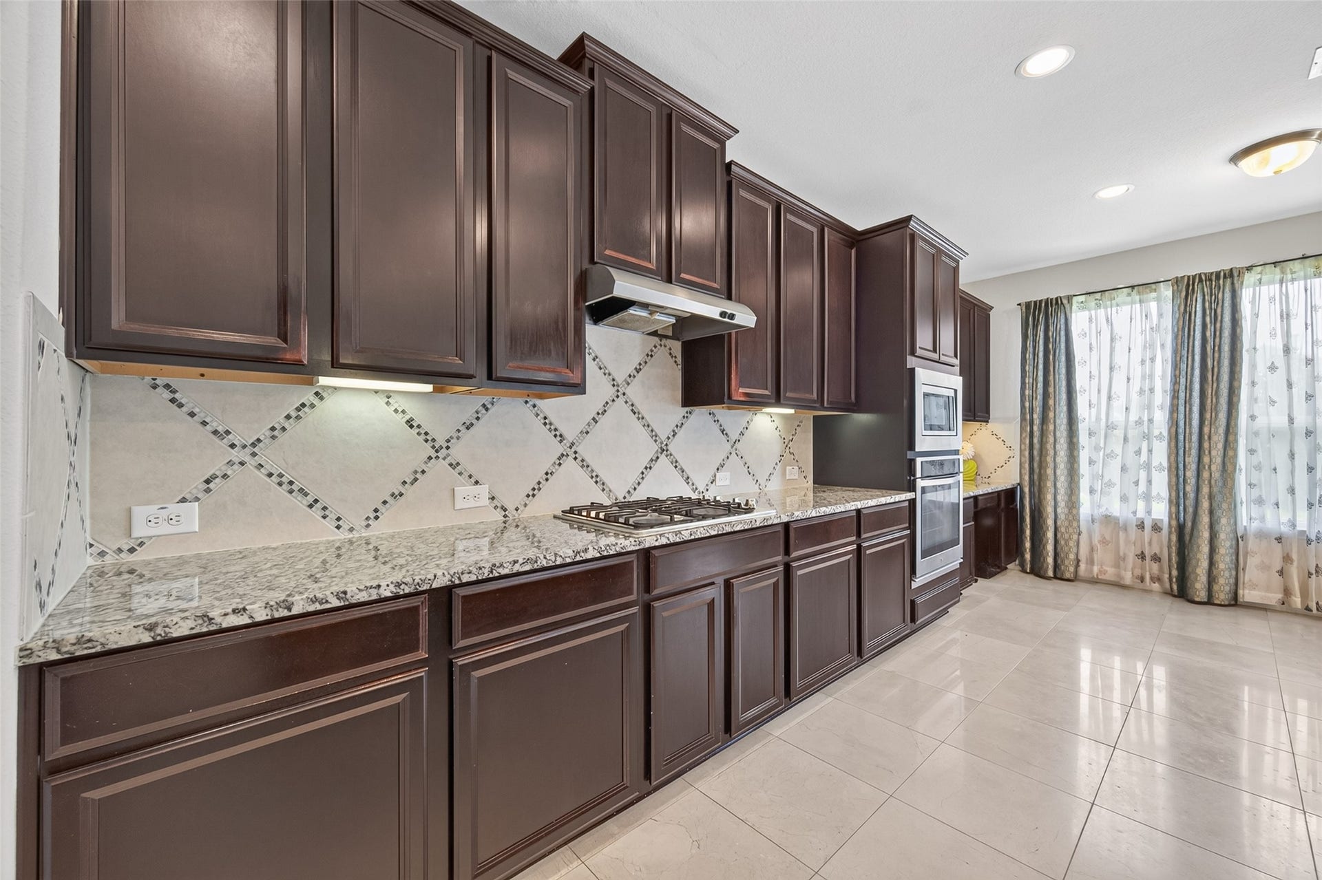 4619 Rockton Hills Lane, Sugar Land, TX 77479 4619 Rockton Hills Lane, Sugar Land, TX 77479