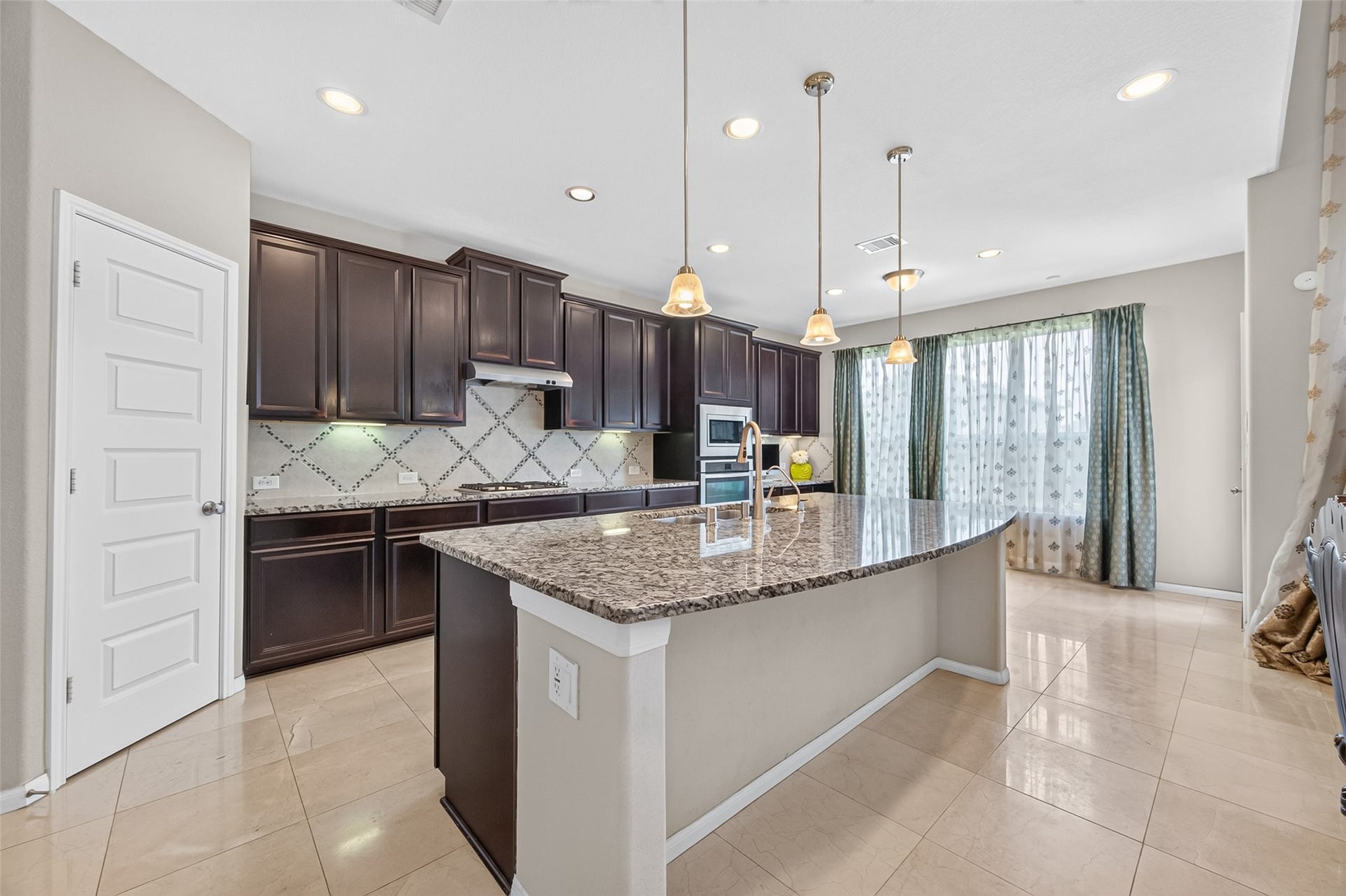 4619 Rockton Hills Lane, Sugar Land, TX 77479 4619 Rockton Hills Lane, Sugar Land, TX 77479