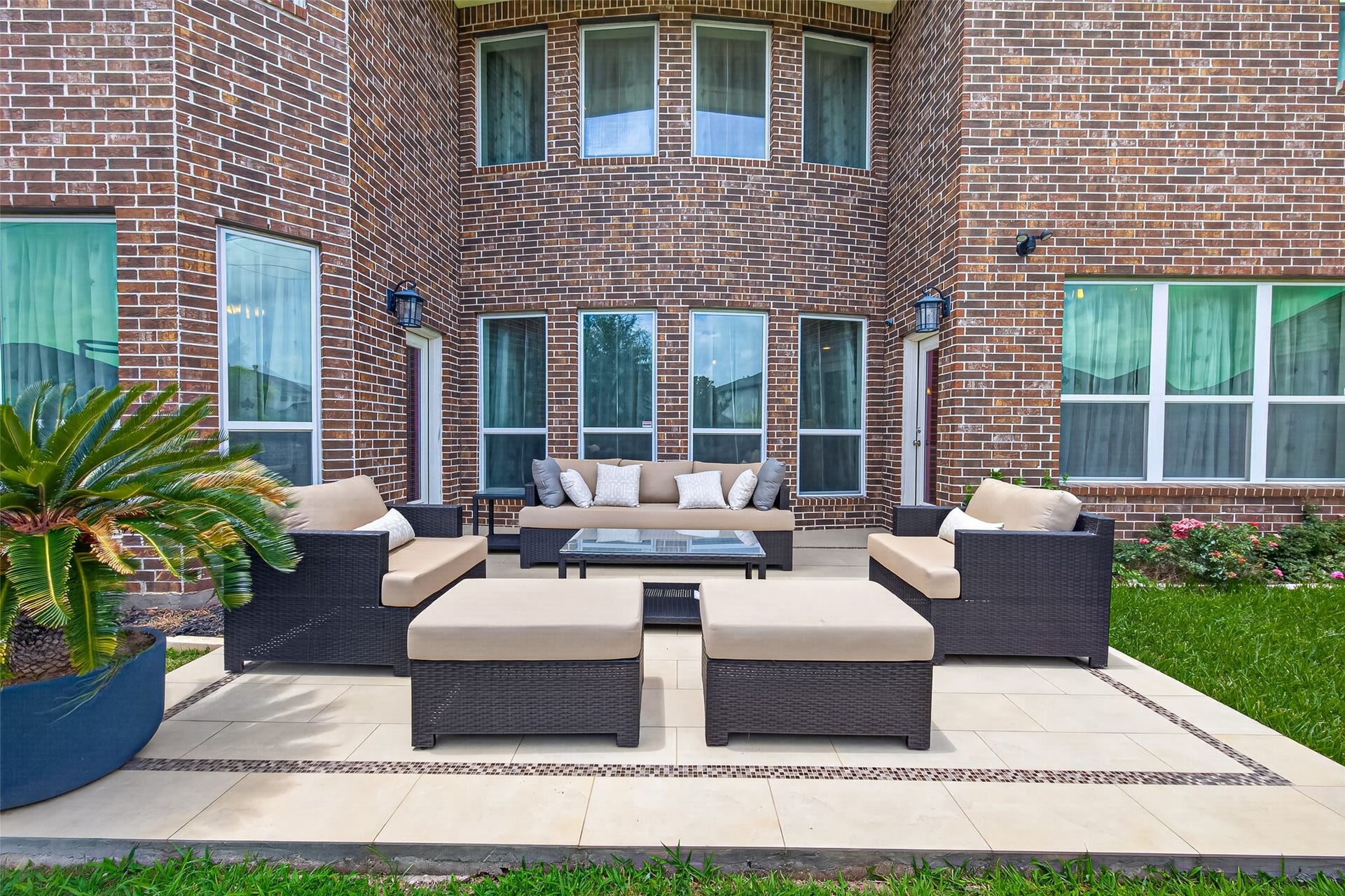 4619 Rockton Hills Lane, Sugar Land, TX 77479 4619 Rockton Hills Lane, Sugar Land, TX 77479