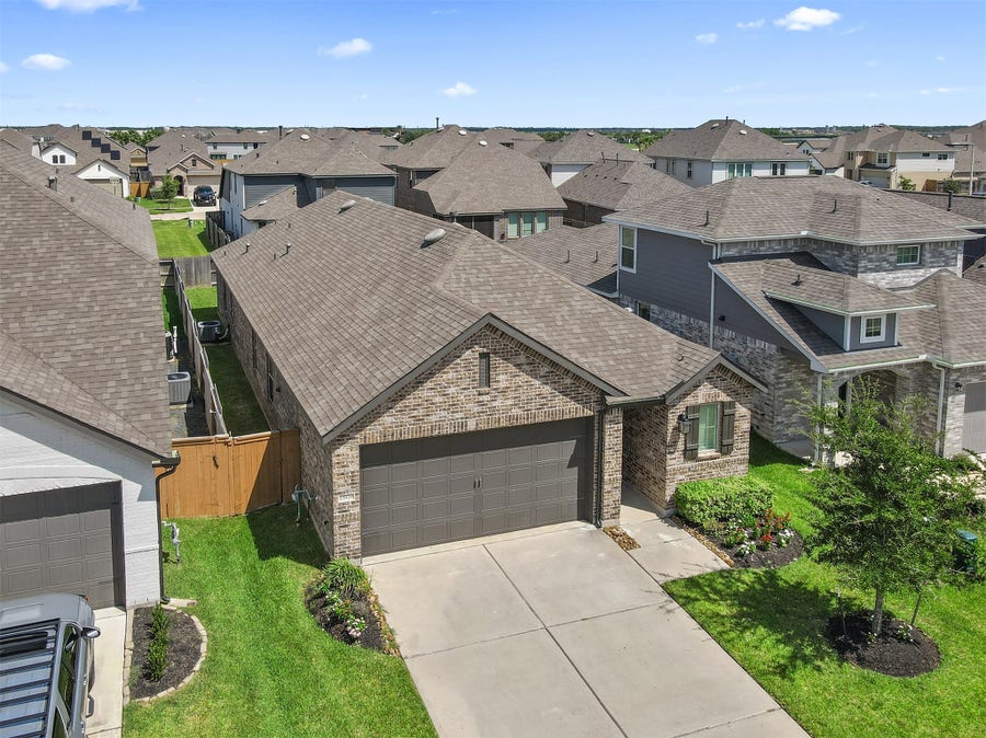 Property photo for 13020 Cobalt Cove Court, Texas City, TX
