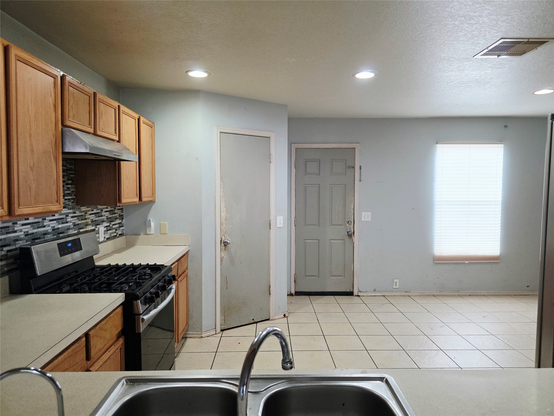 811 Grand Plains Drive, Houston, TX 77090