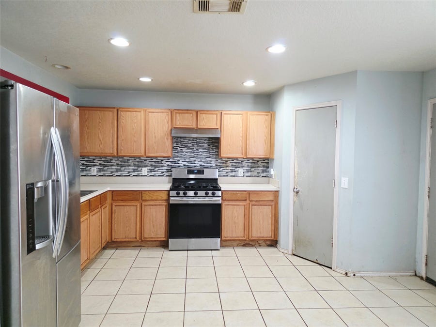 Property photo for 811 Grand Plains Drive, Houston, TX