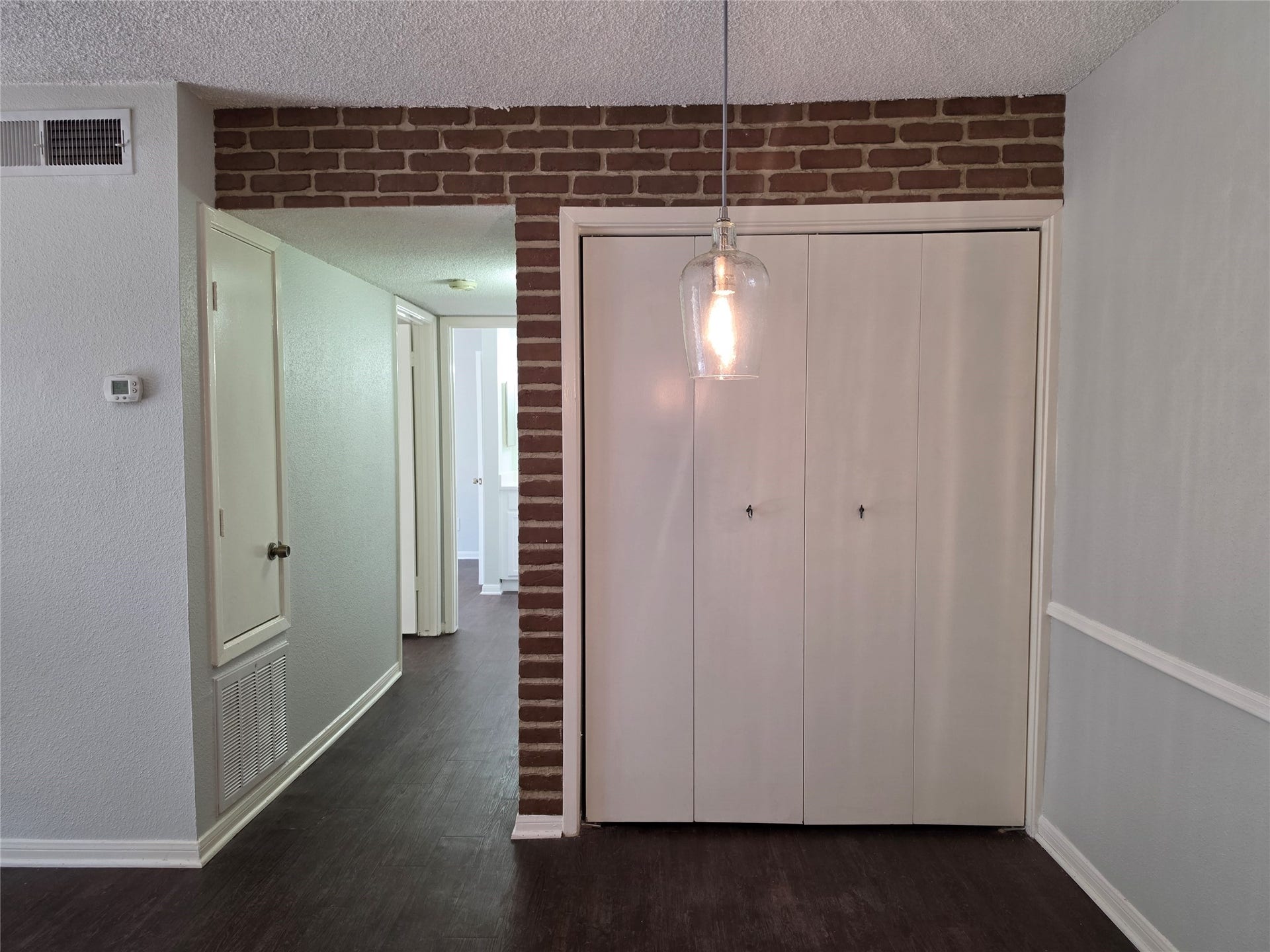 1516 Bay Area Boulevard, #L1, Houston, TX 77058 Dining/Laundry Area