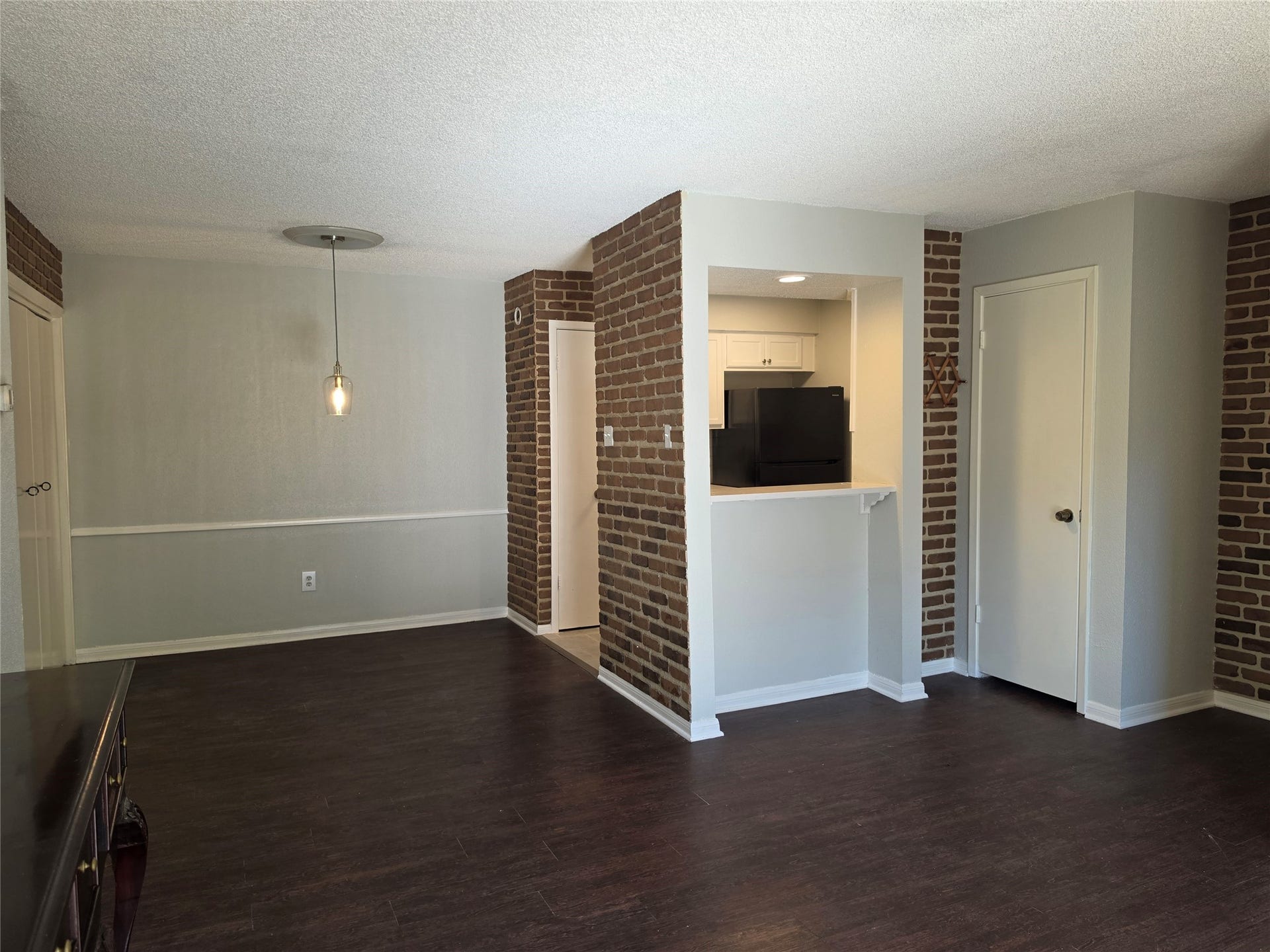 1516 Bay Area Boulevard, #L1, Houston, TX 77058 Living/Dining