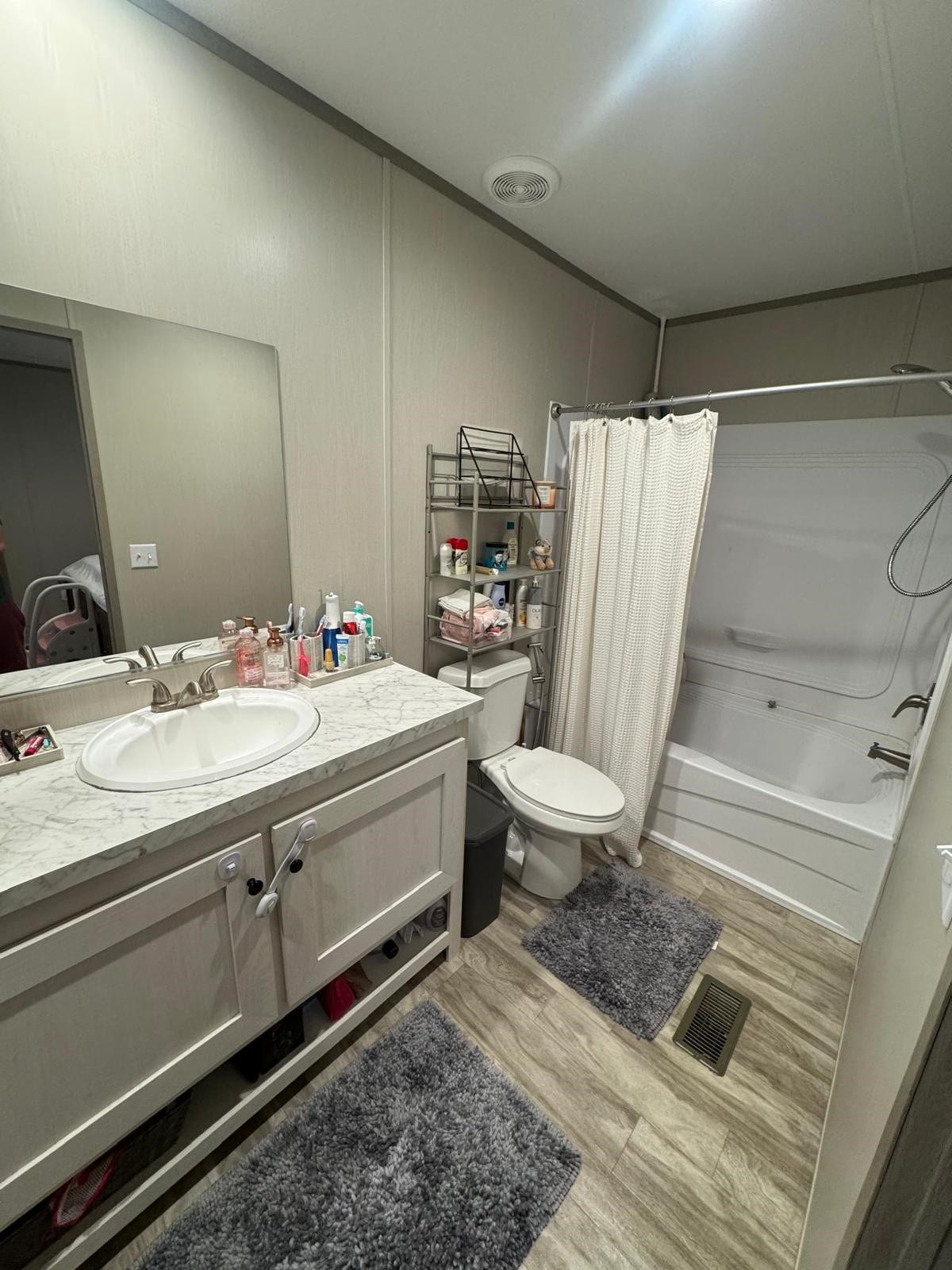 214 Gulf Street, Angleton, TX 77515 214 Gulf Street, Angleton, TX 77515