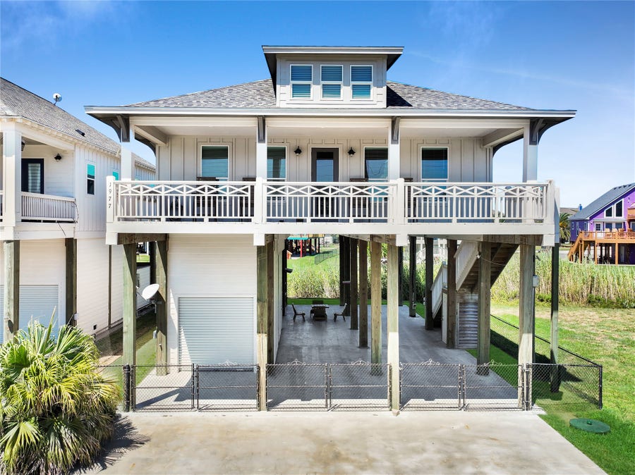 Property photo for 1977 Royalville Court, Crystal Beach, TX