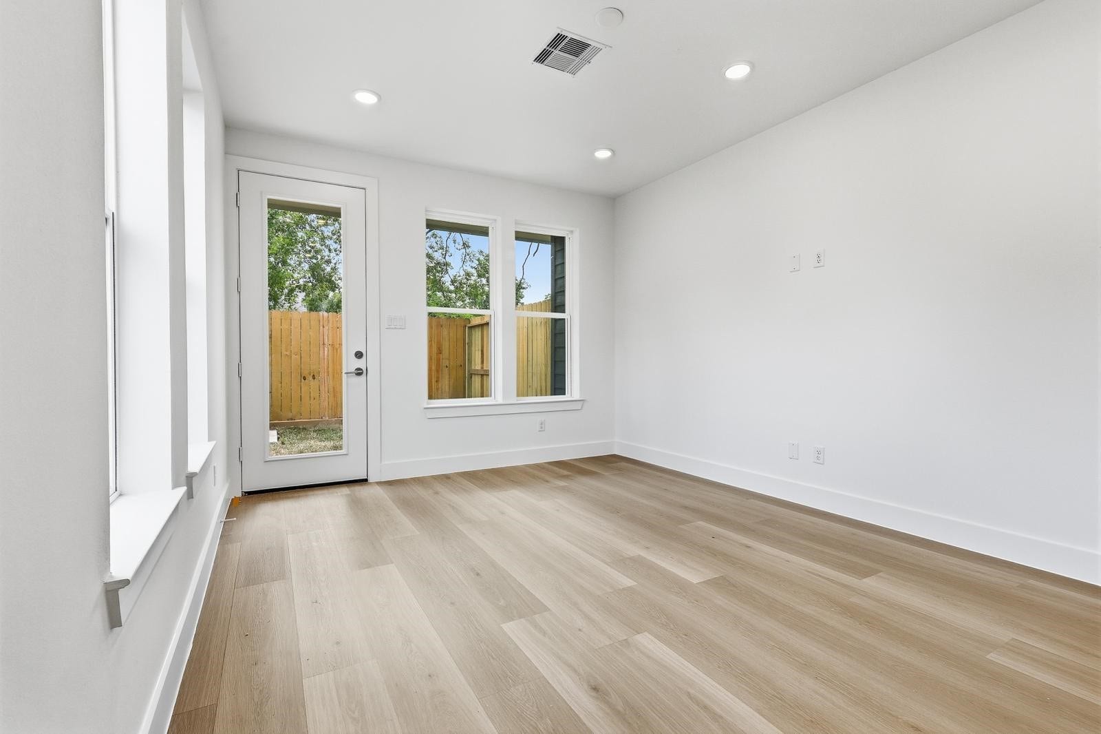 1027 Junell Street, Houston, TX 77088 1027 Junell Street, Houston, TX 77088