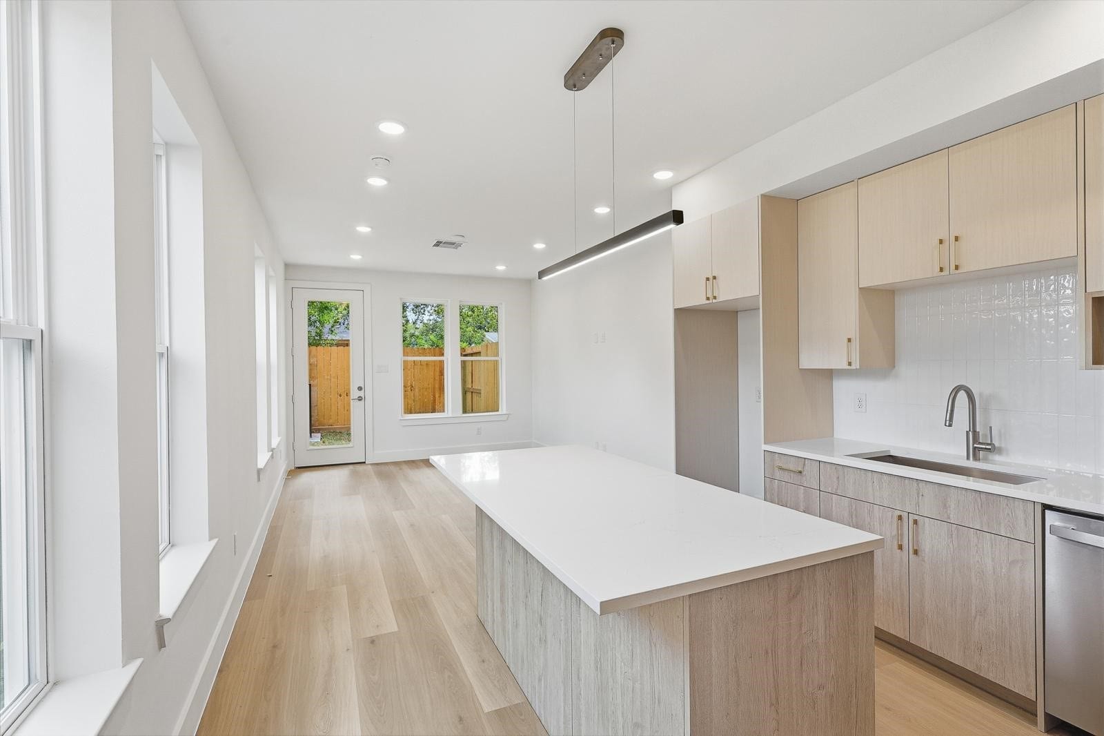 1027 Junell Street, Houston, TX 77088 1027 Junell Street, Houston, TX 77088