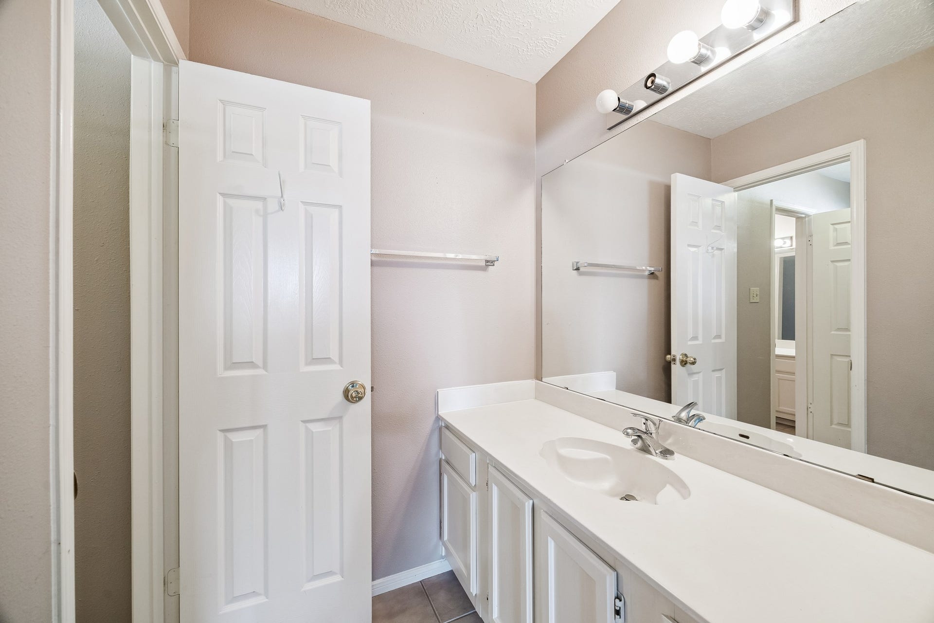 6223 Egypt Drive, Pasadena, TX 77505 6223 Egypt Drive, Pasadena, TX 77505