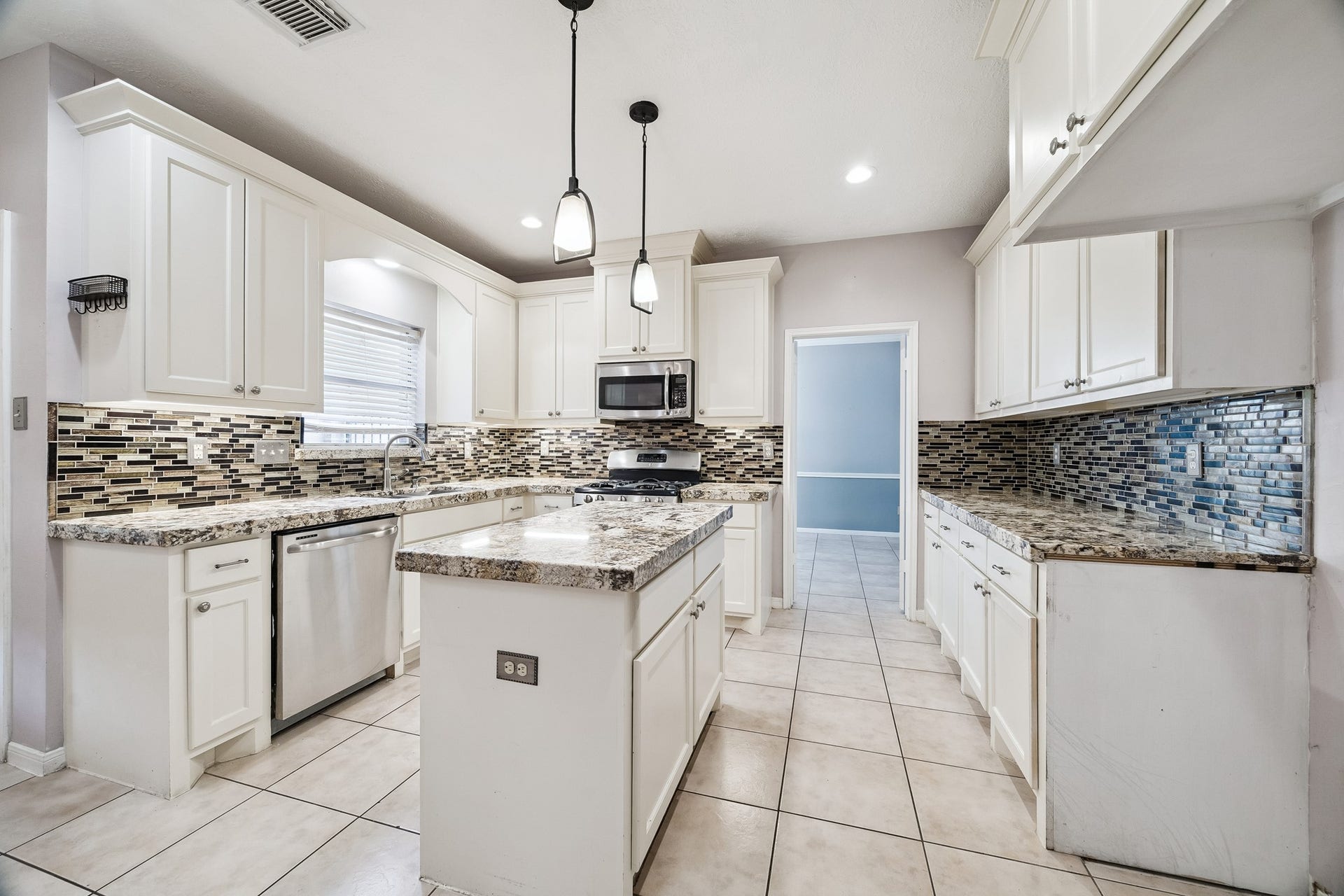 6223 Egypt Drive, Pasadena, TX 77505 6223 Egypt Drive, Pasadena, TX 77505