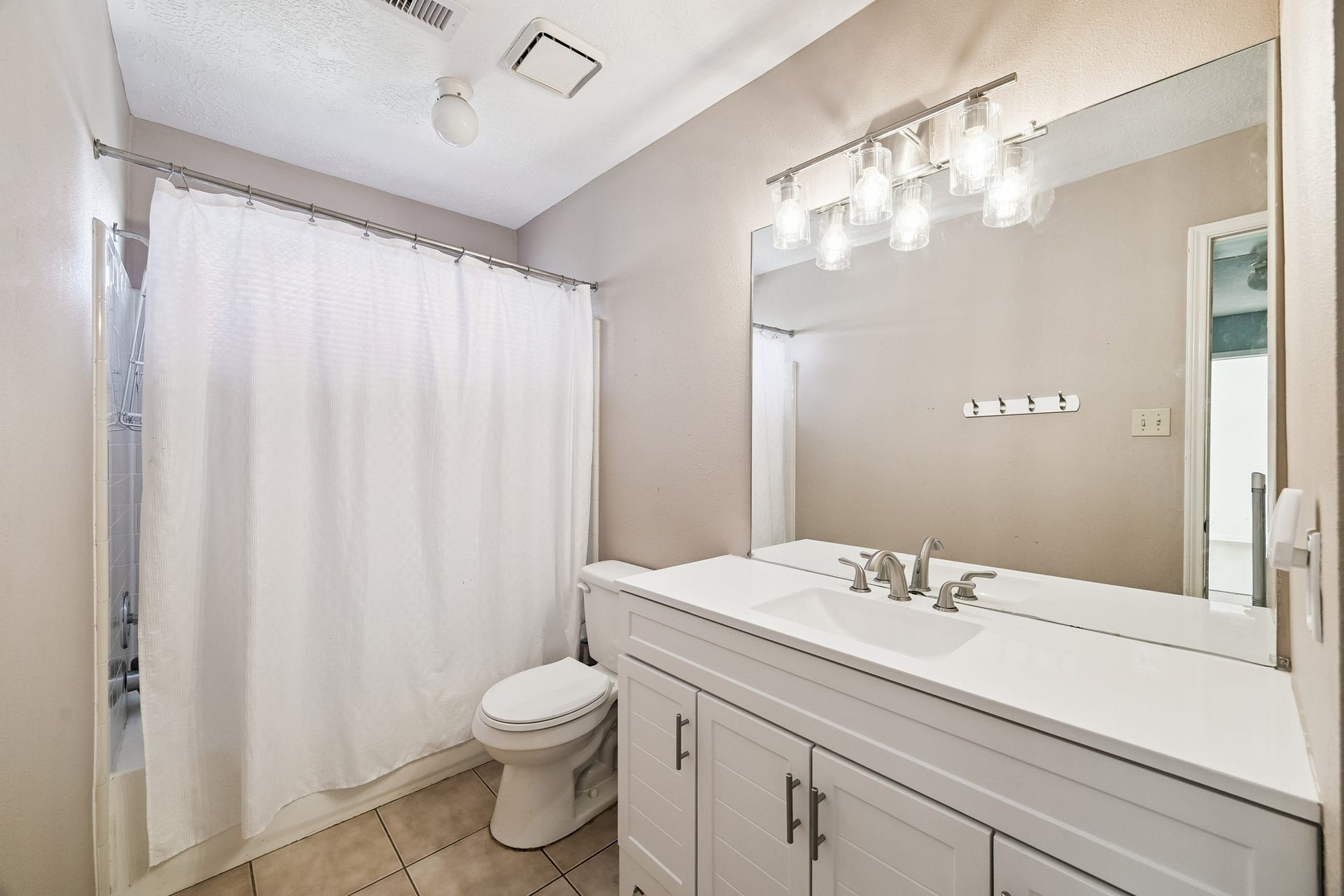 6223 Egypt Drive, Pasadena, TX 77505 6223 Egypt Drive, Pasadena, TX 77505