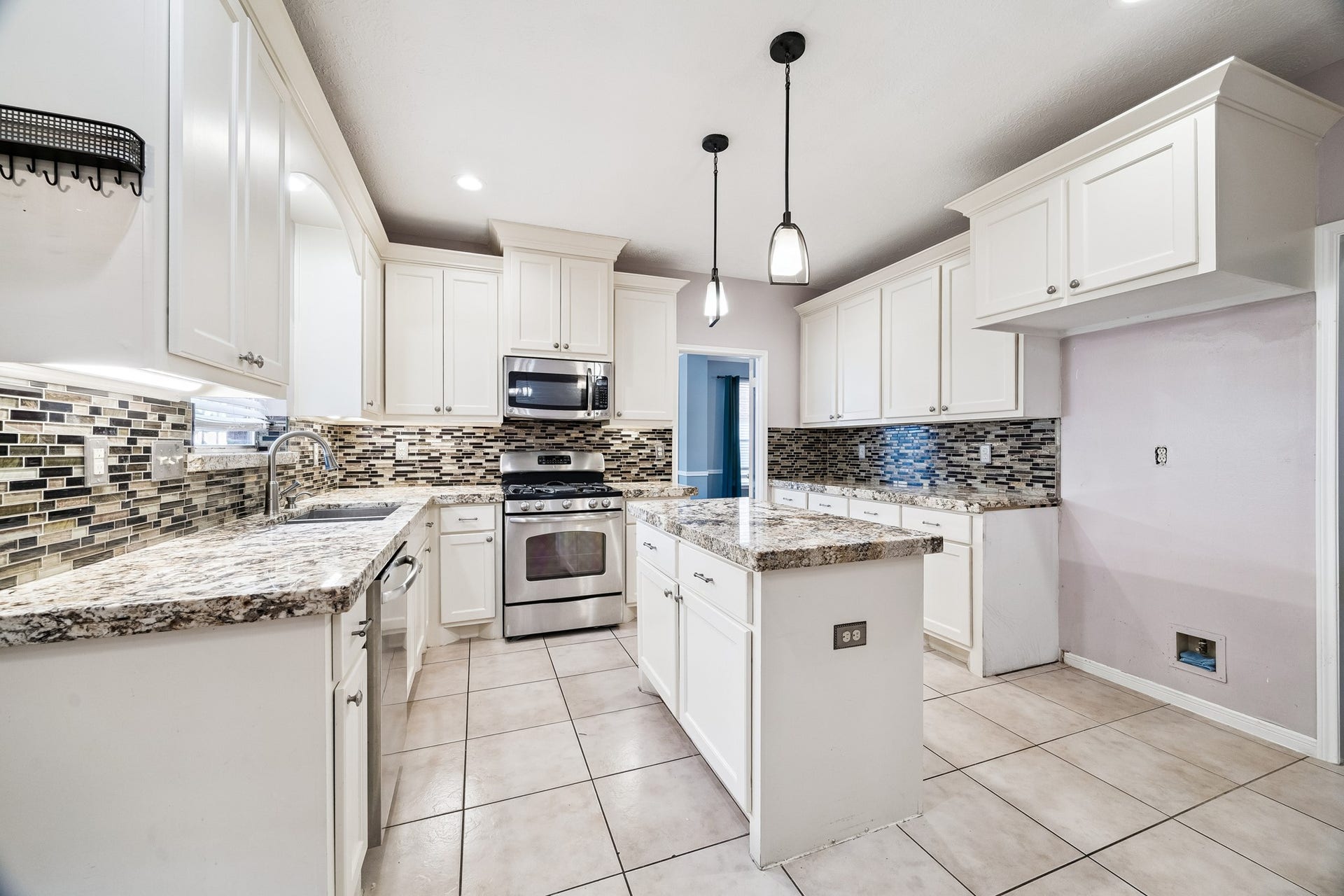6223 Egypt Drive, Pasadena, TX 77505 6223 Egypt Drive, Pasadena, TX 77505