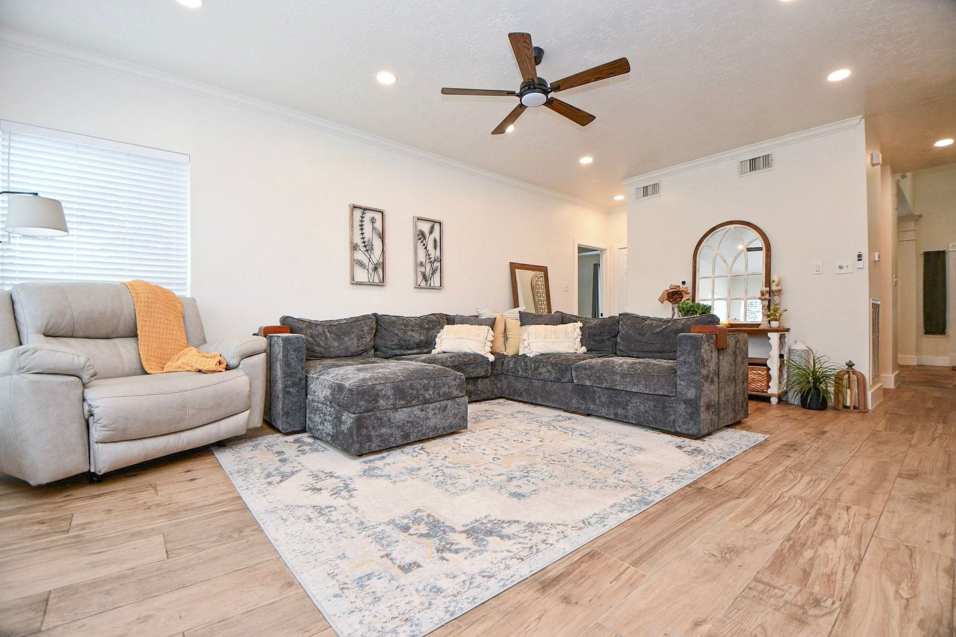 1120 Hidden Oaks Street, League City, TX 77573 1120 Hidden Oaks Street, League City, TX 77573