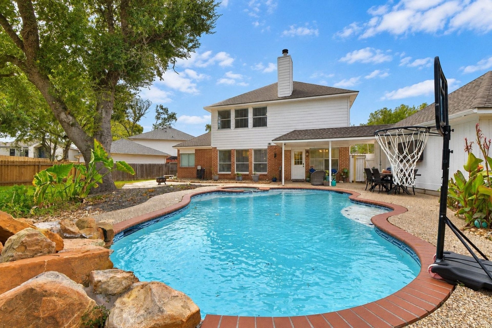 1120 Hidden Oaks Street, League City, TX 77573 1120 Hidden Oaks Street, League City, TX 77573
