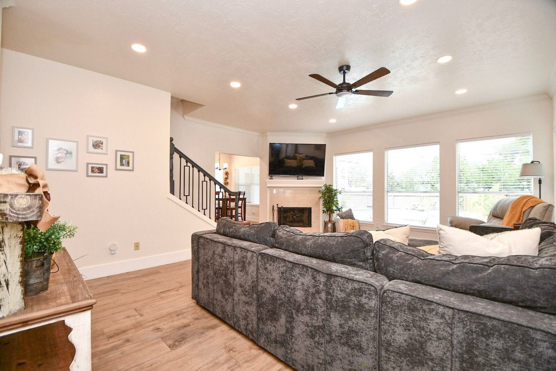 1120 Hidden Oaks Street, League City, TX 77573 1120 Hidden Oaks Street, League City, TX 77573