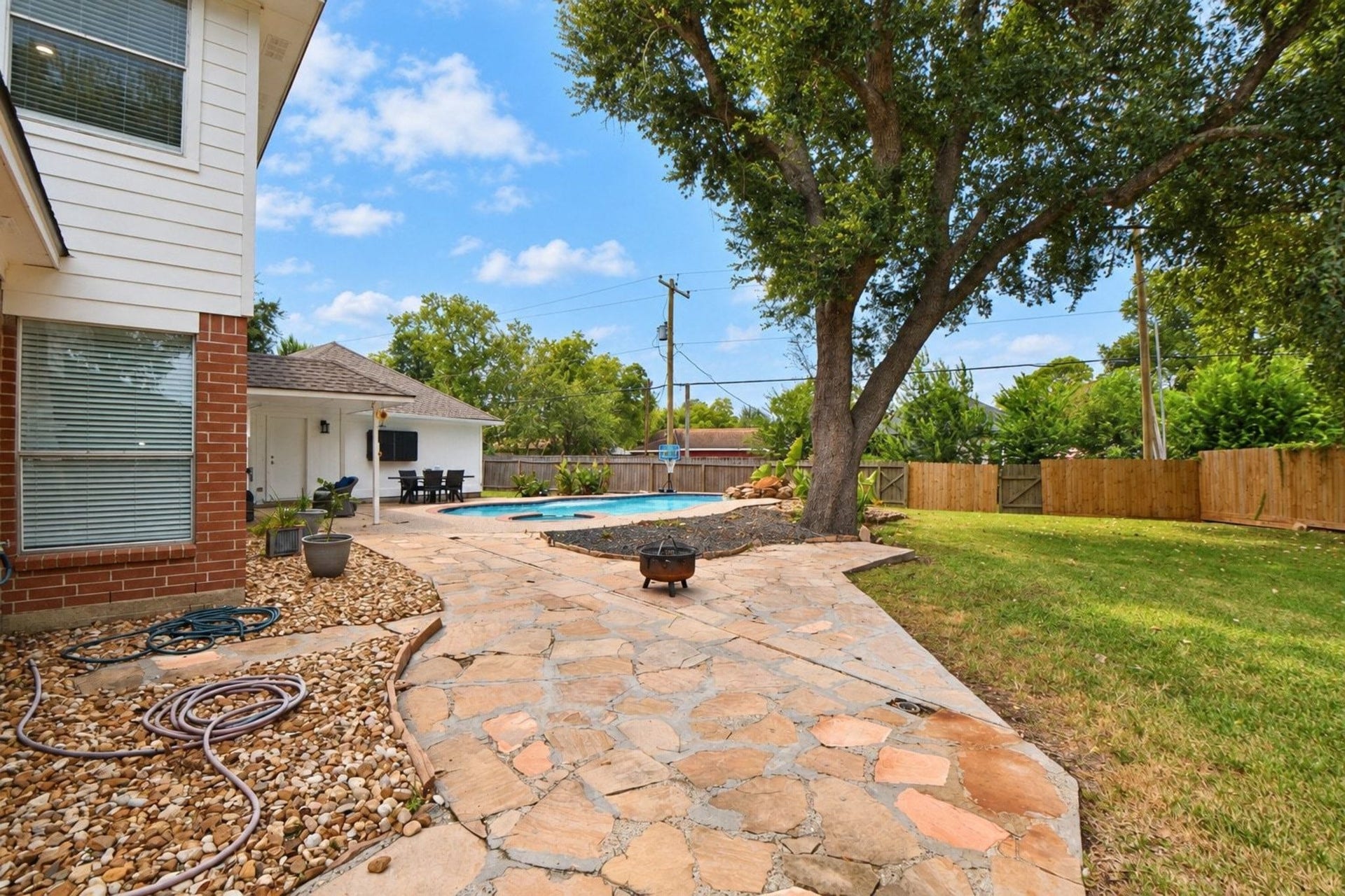 1120 Hidden Oaks Street, League City, TX 77573 1120 Hidden Oaks Street, League City, TX 77573