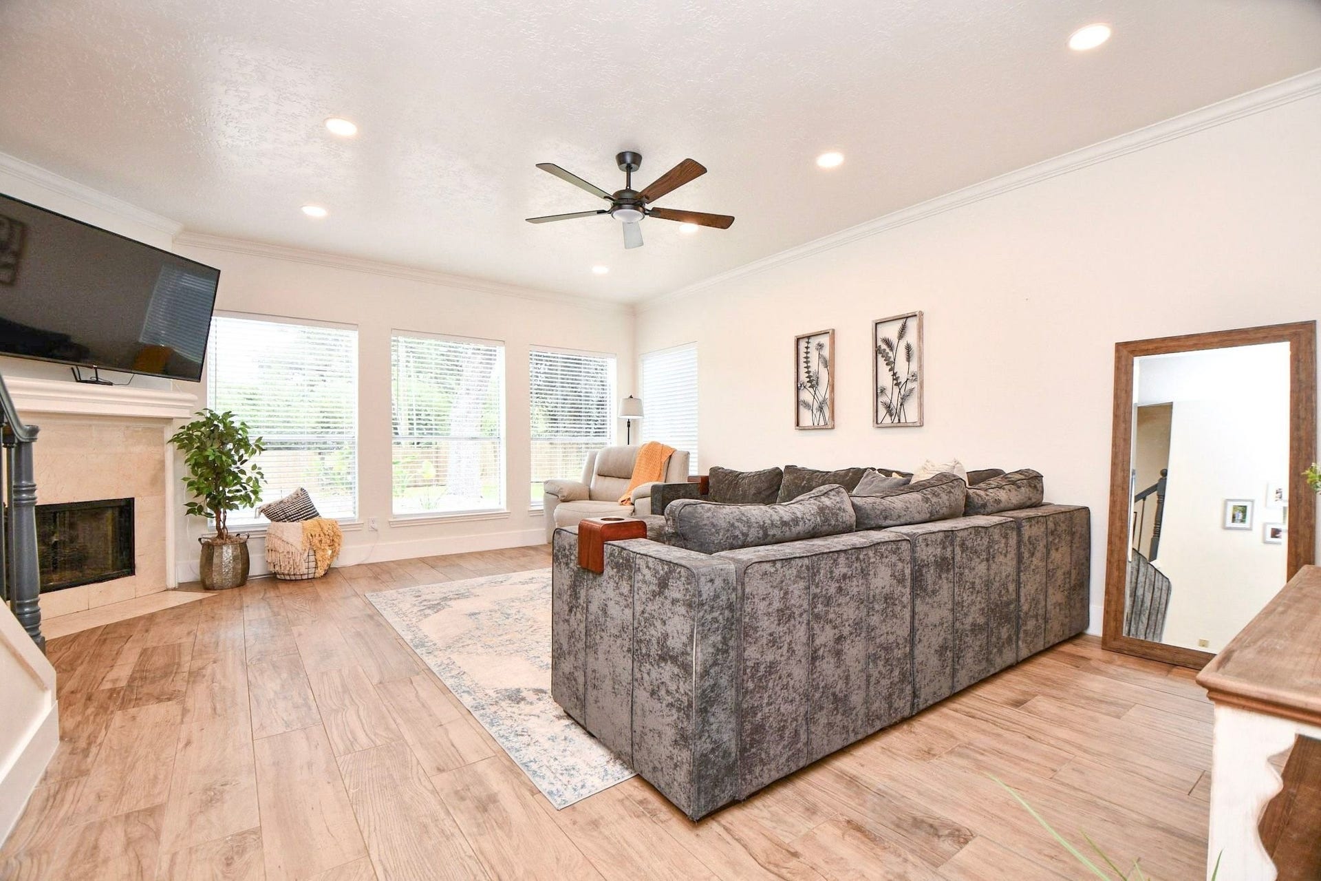 1120 Hidden Oaks Street, League City, TX 77573 1120 Hidden Oaks Street, League City, TX 77573