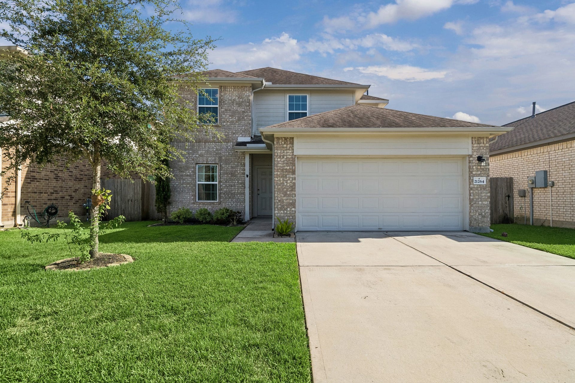 21264 Flowering Crape Myrtle Drive, Porter, TX 77365 Charming curb appeal on the 4 bedroom home in Valley Ranch. So close to all the shopping with easy access to Grand Parkway 99 and 59