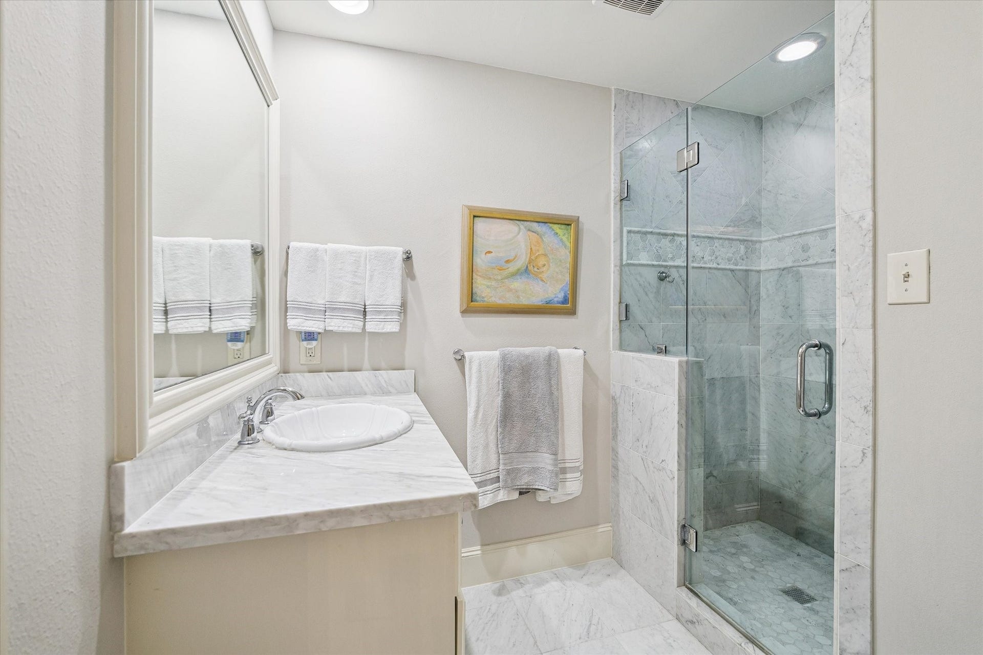 14 Stonegate Drive, Houston, TX 77024 En suite bathroom adorned in arrara marble.