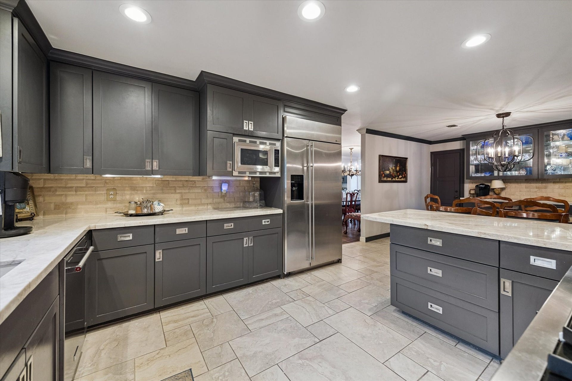14 Stonegate Drive, Houston, TX 77024 14 Stonegate Drive, Houston, TX 77024