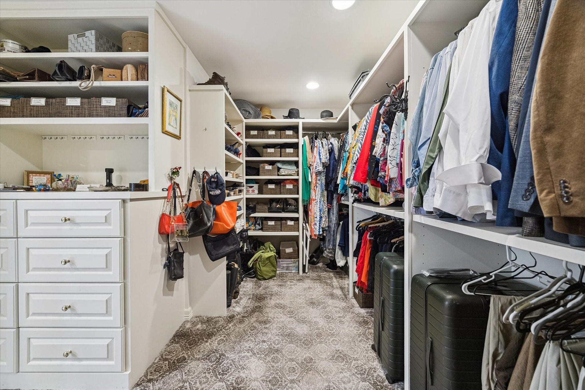 14 Stonegate Drive, Houston, TX 77024 Primary closet