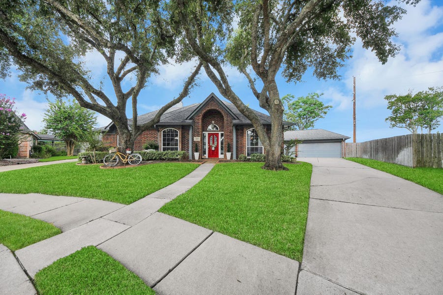 Property photo for 2003 Spreading Oak Lane, Richmond, TX