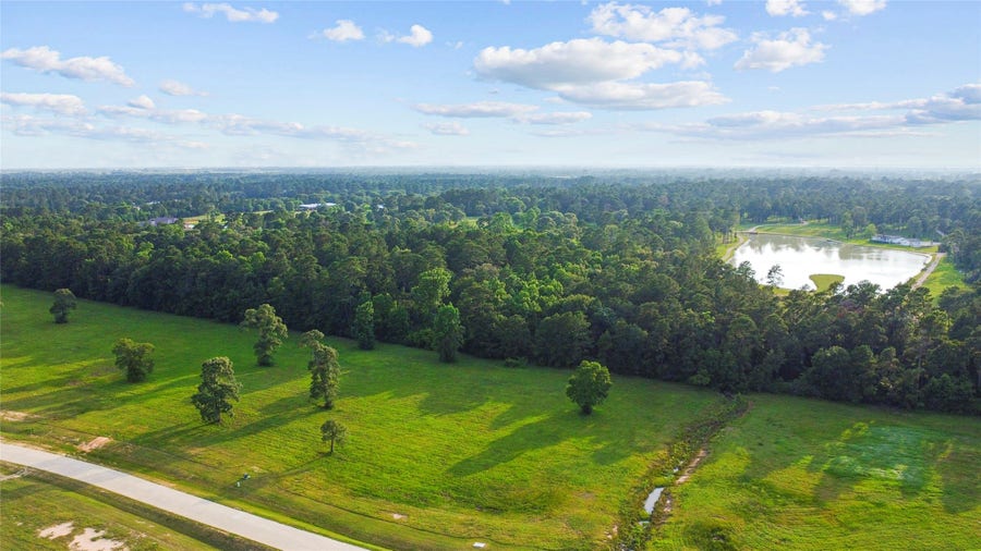 Property photo for 2048 Stallion Lakes Avenue, Hockley, TX