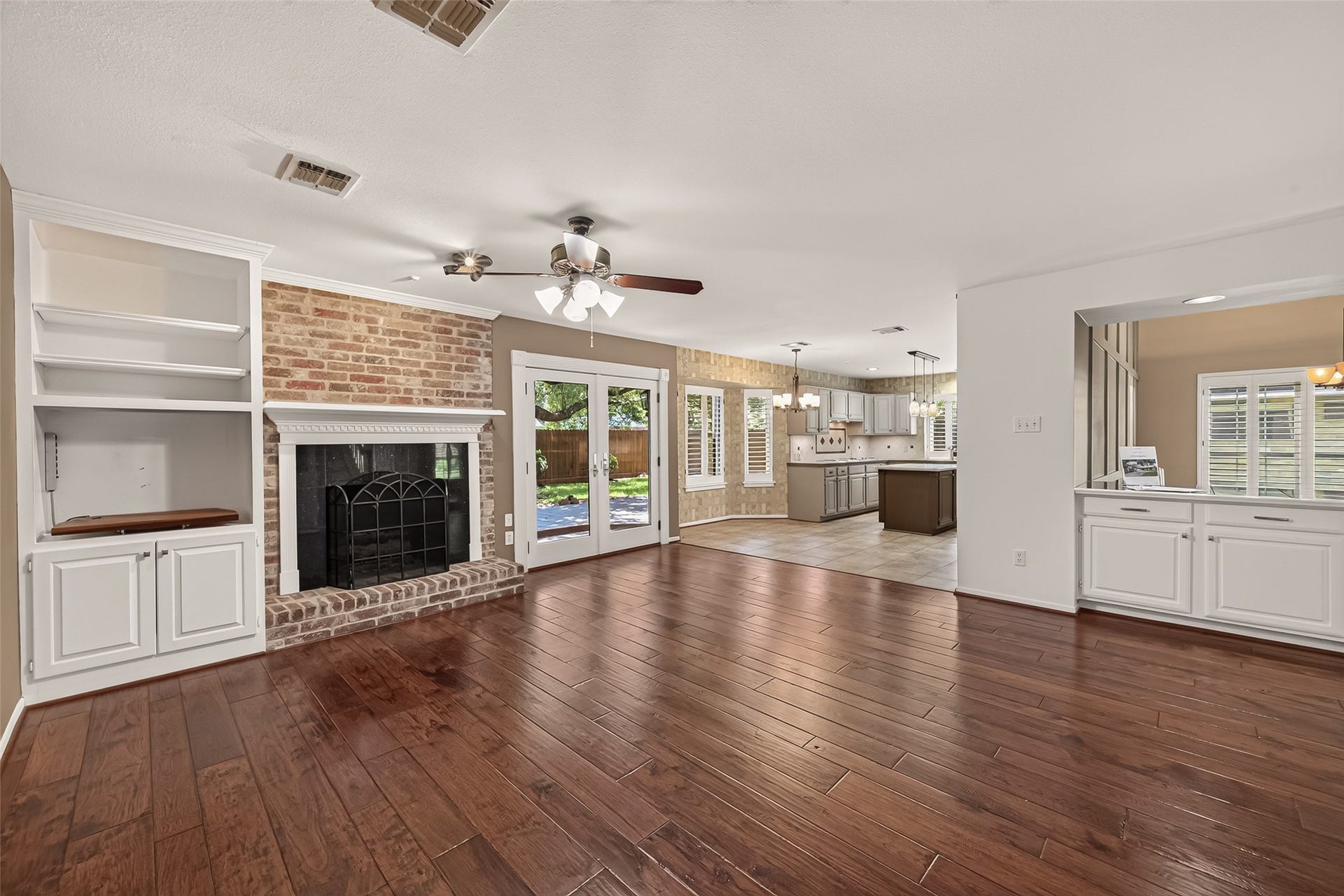 Another view of the casual living room adjacent to kitchen and breakfast.