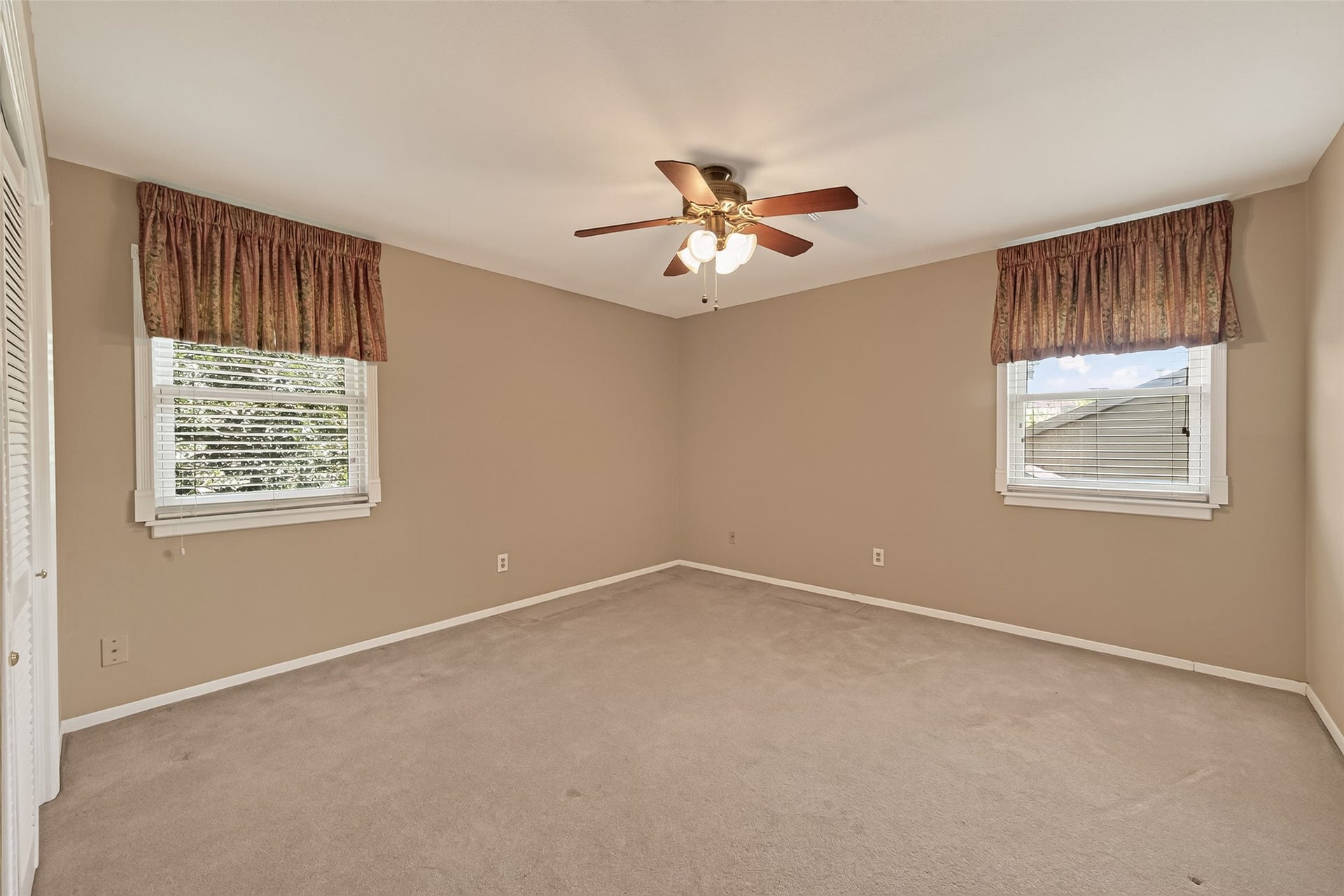 2nd primary bedroom upstairs is huge....