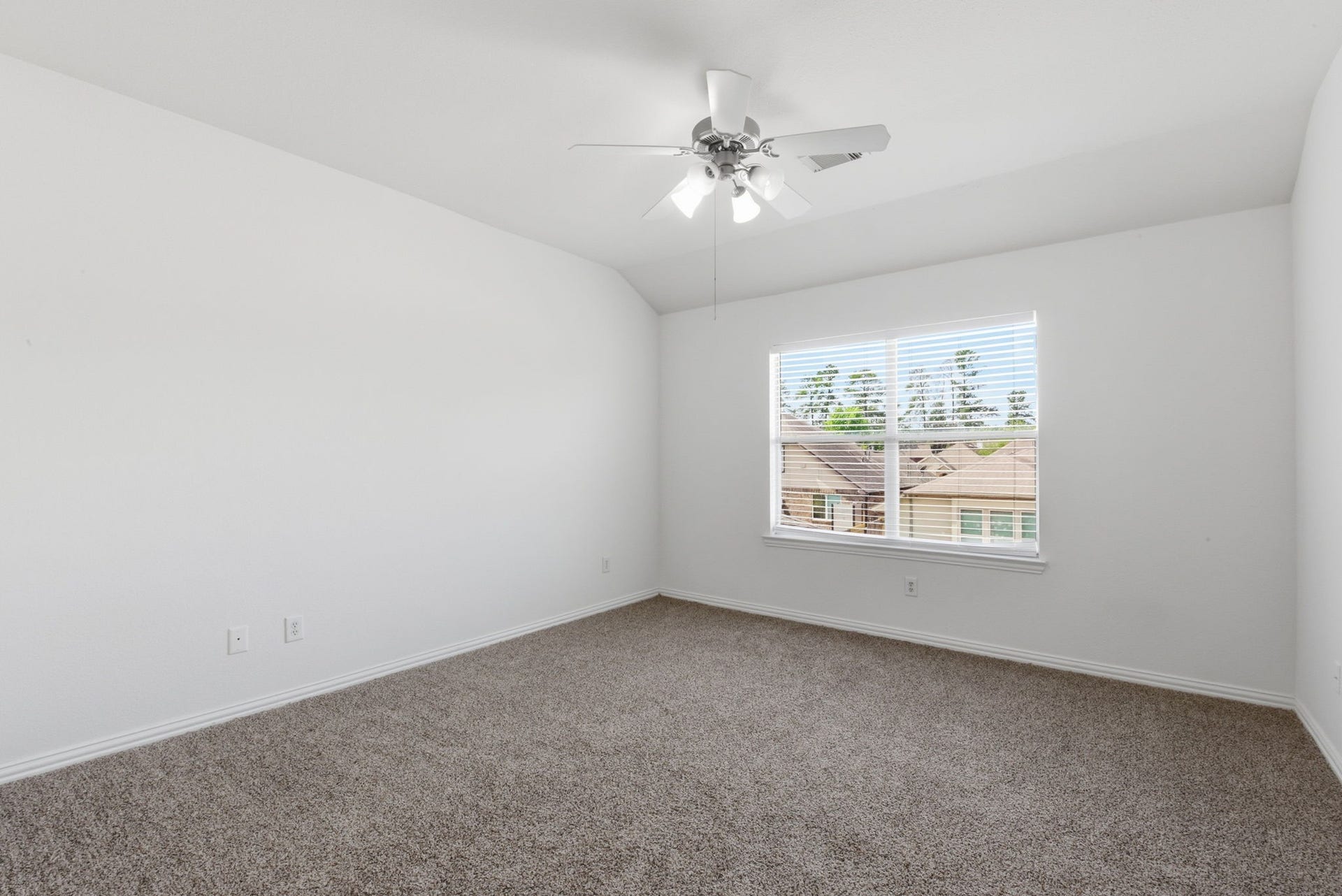 16023 Powder Springs Lane, Houston, TX 77070 Plenty of room for a king sized bed in this primary room!