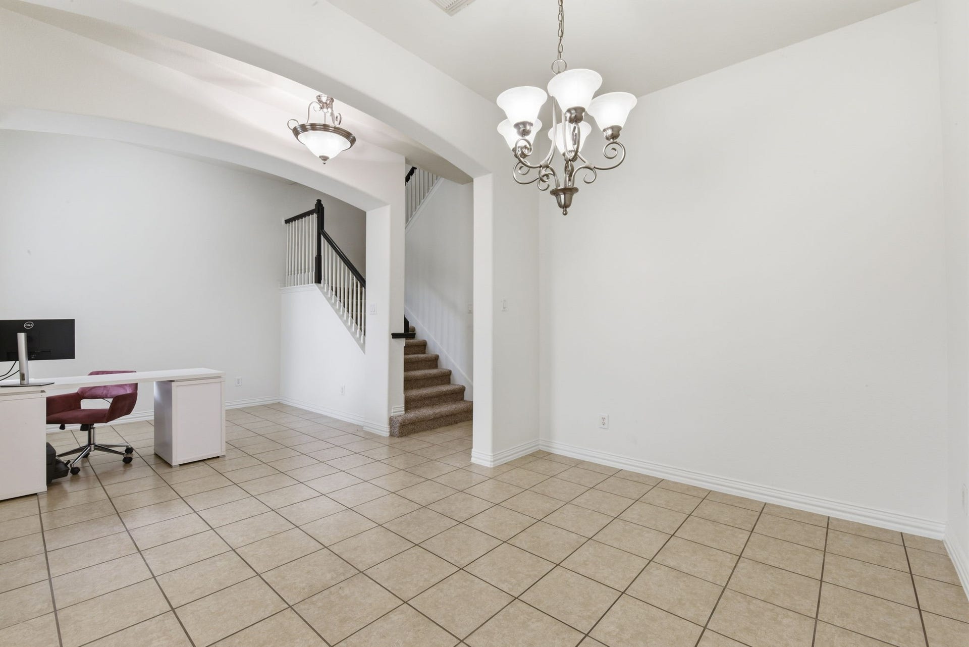 16023 Powder Springs Lane, Houston, TX 77070 The formal dining room is off of the entry way and has plenty of room for your dining room set! Look how open this whole area is!