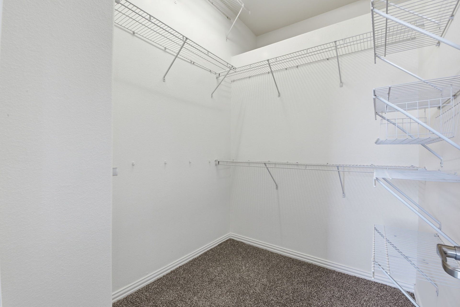 16023 Powder Springs Lane, Houston, TX 77070 Huge walk in closet in the primary bedroom!