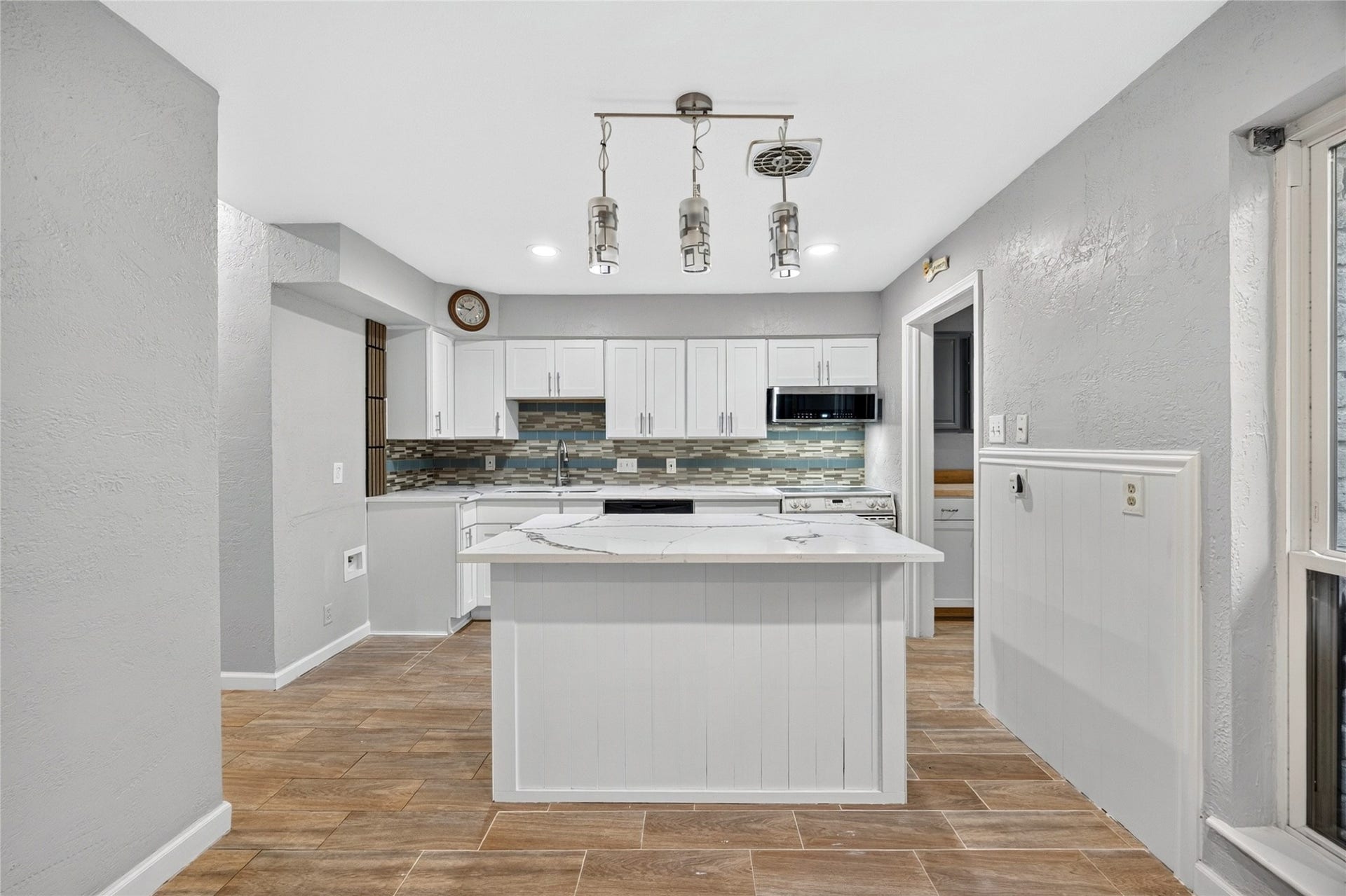 2409 Branard Street, Houston, TX 77098 2409 Branard Street, Houston, TX 77098