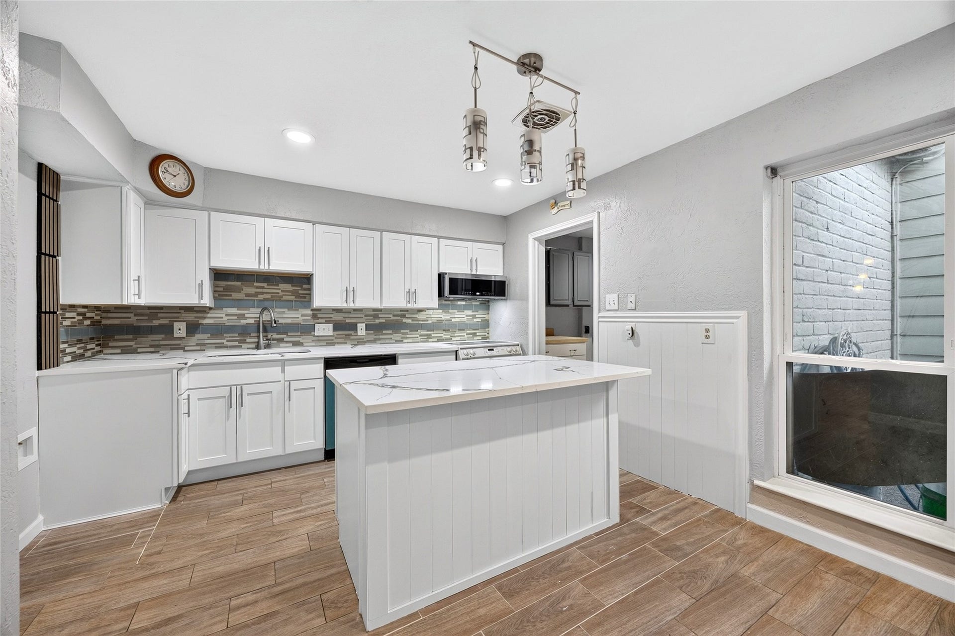 2409 Branard Street, Houston, TX 77098 2409 Branard Street, Houston, TX 77098