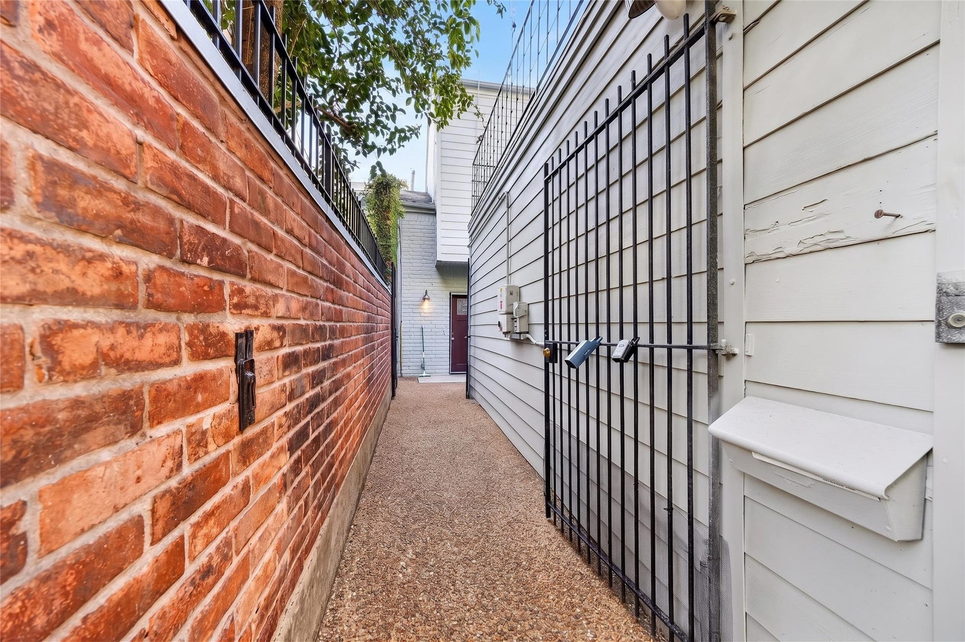 2409 Branard Street, Houston, TX 77098 2409 Branard Street, Houston, TX 77098