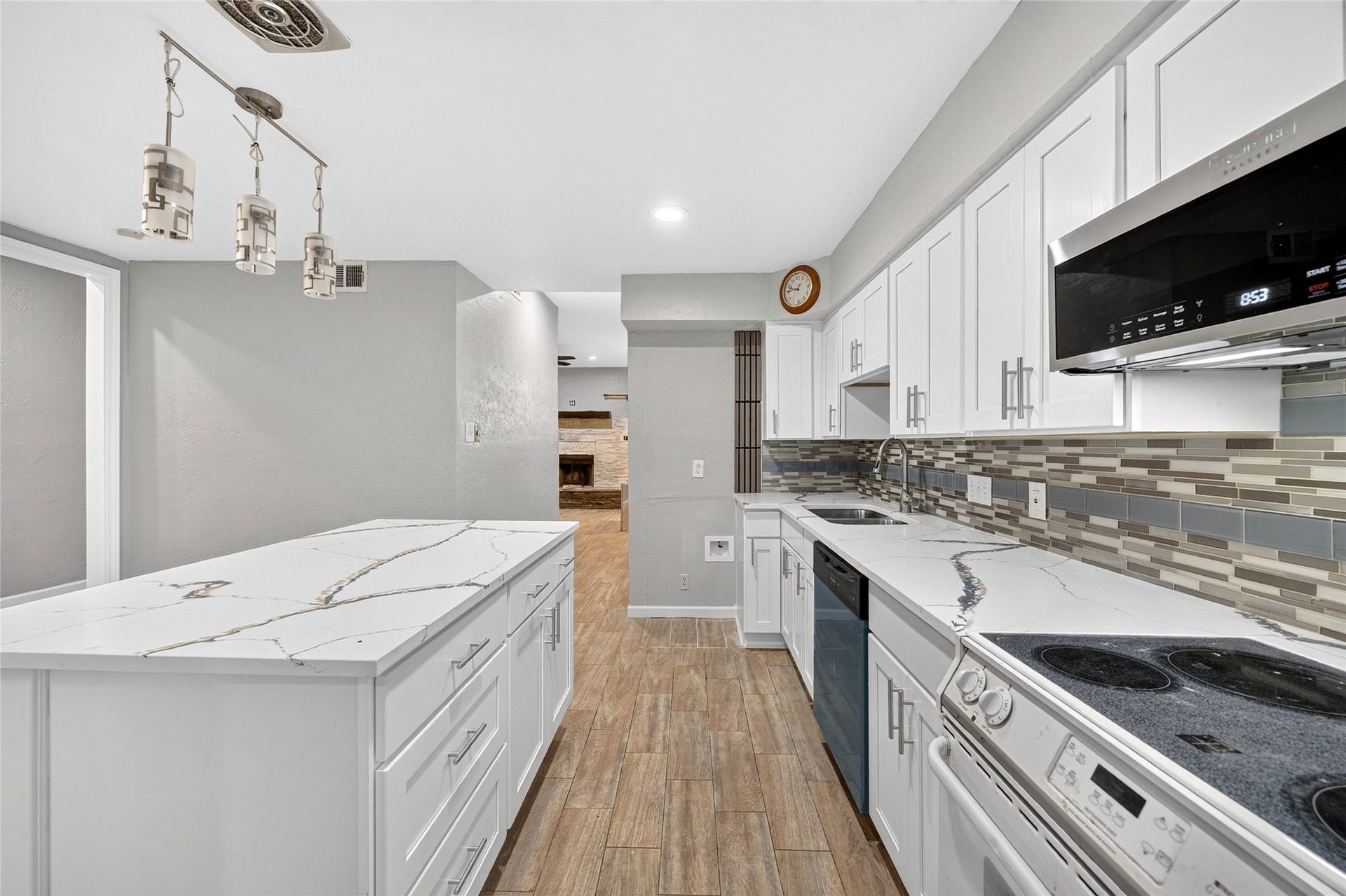 2409 Branard Street, Houston, TX 77098 2409 Branard Street, Houston, TX 77098