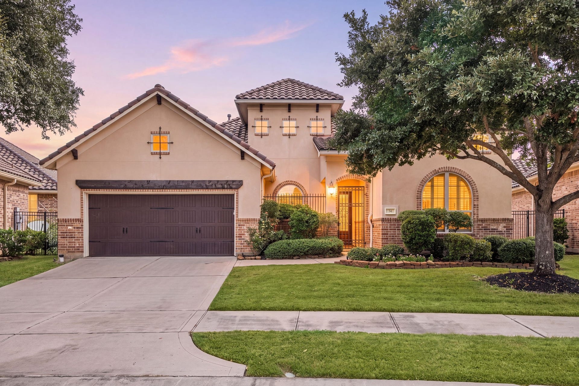 34 Edgemont Court, Fulshear, TX 77441 Thank you for viewing our listing. We'd love to show you this home! Call us today to schedule your private showing.