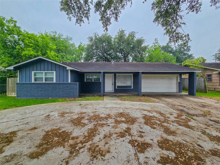 Property photo for 7007 Bellaire Boulevard, Houston, TX