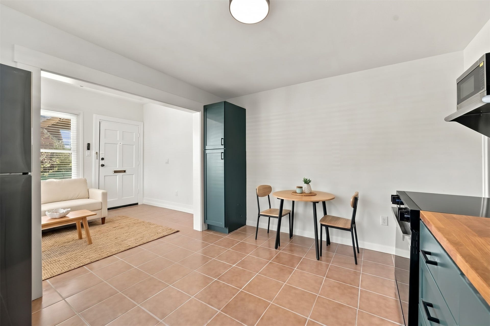 5129 Claremont Street, Houston, TX 77023 Kitchen view with virtual staging